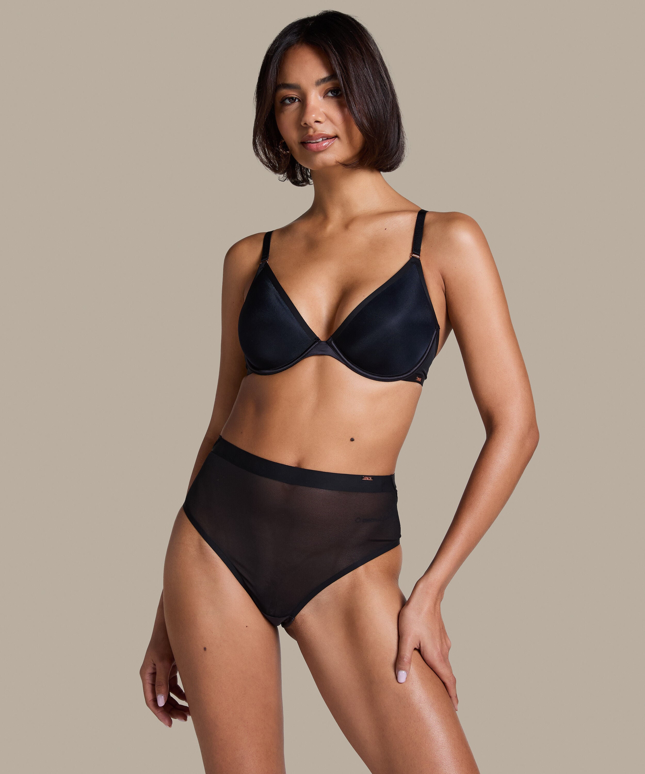Hoher Brazilian Essential, Schwarz