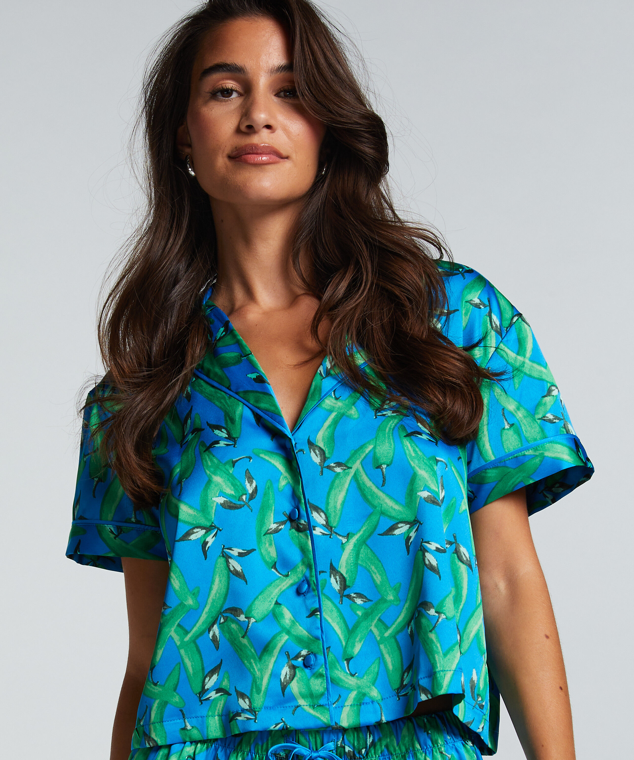 Kurzärmelige Satin-Jacke