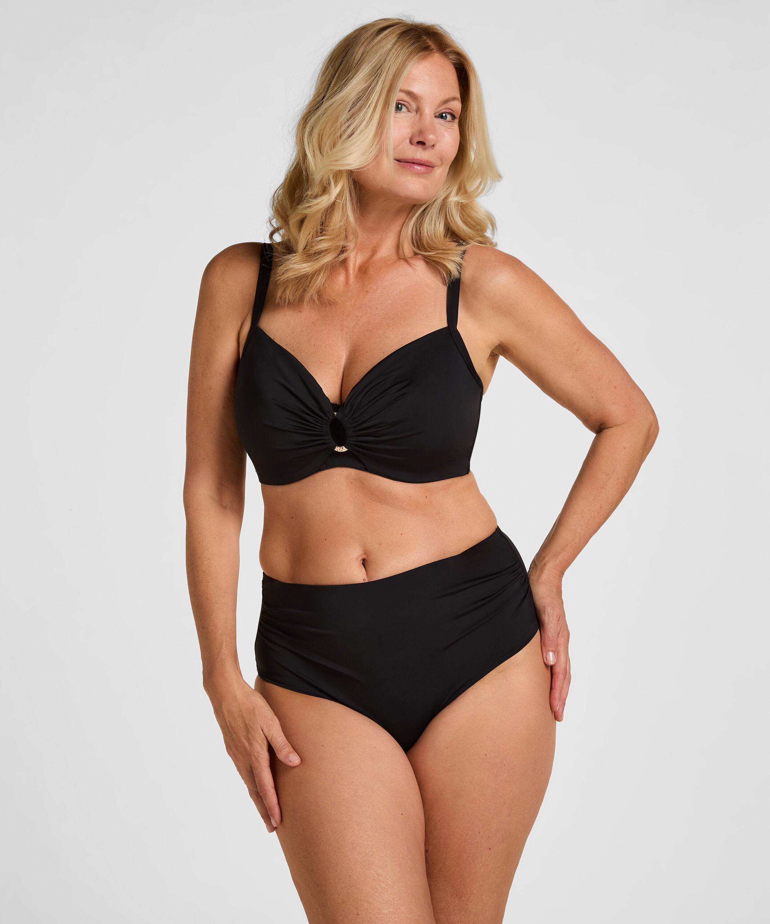High-Waisted Formende Bikinihose Luxe, Schwarz