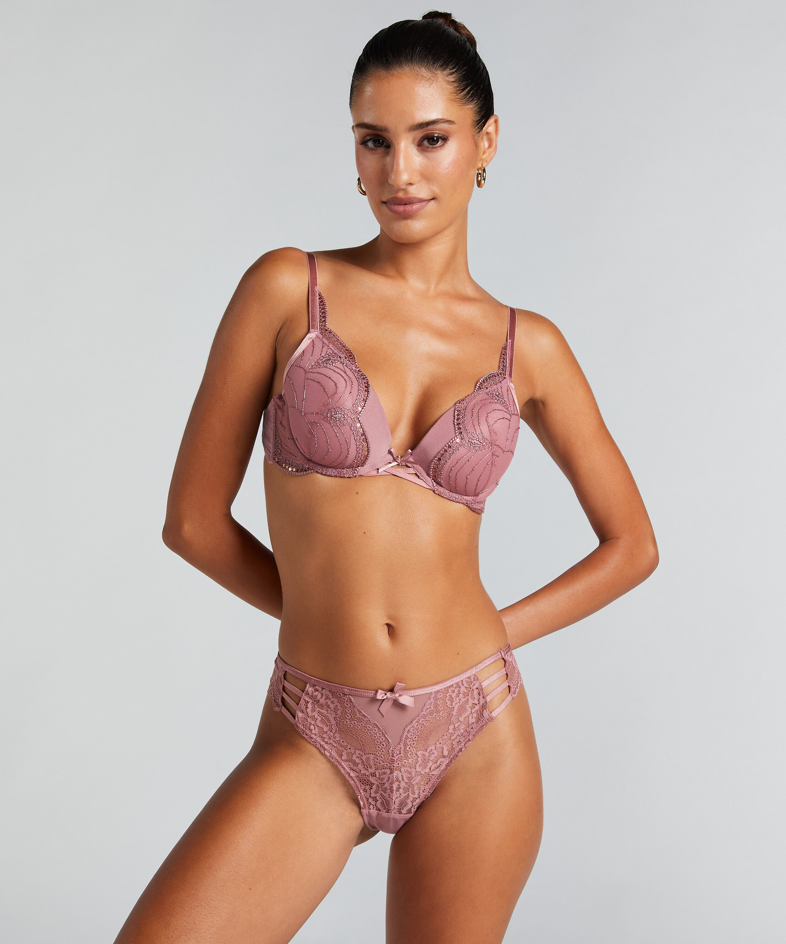 Brazilian Belle, Rosa