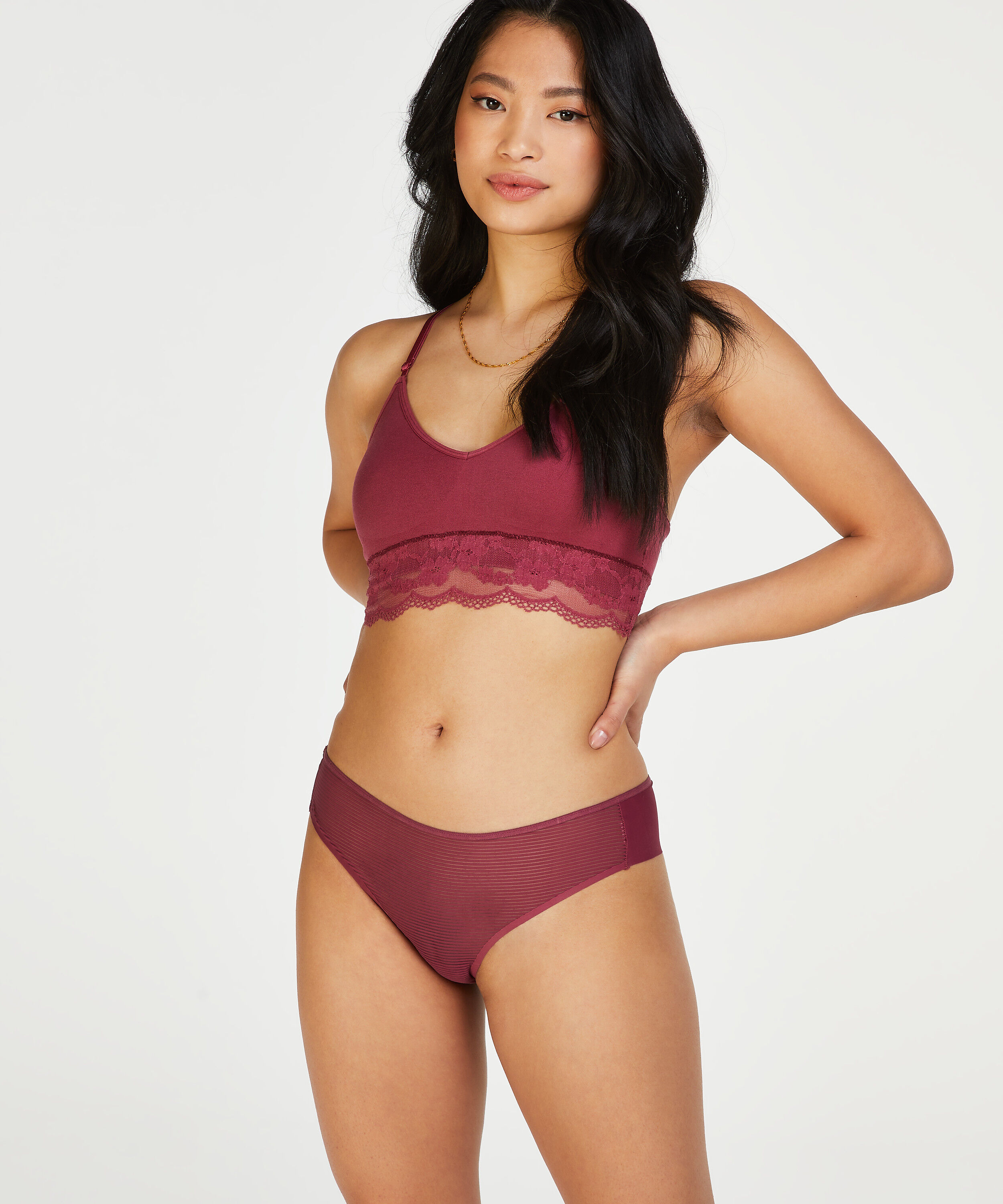Invisible Brazilian Stripe Mesh, Rot