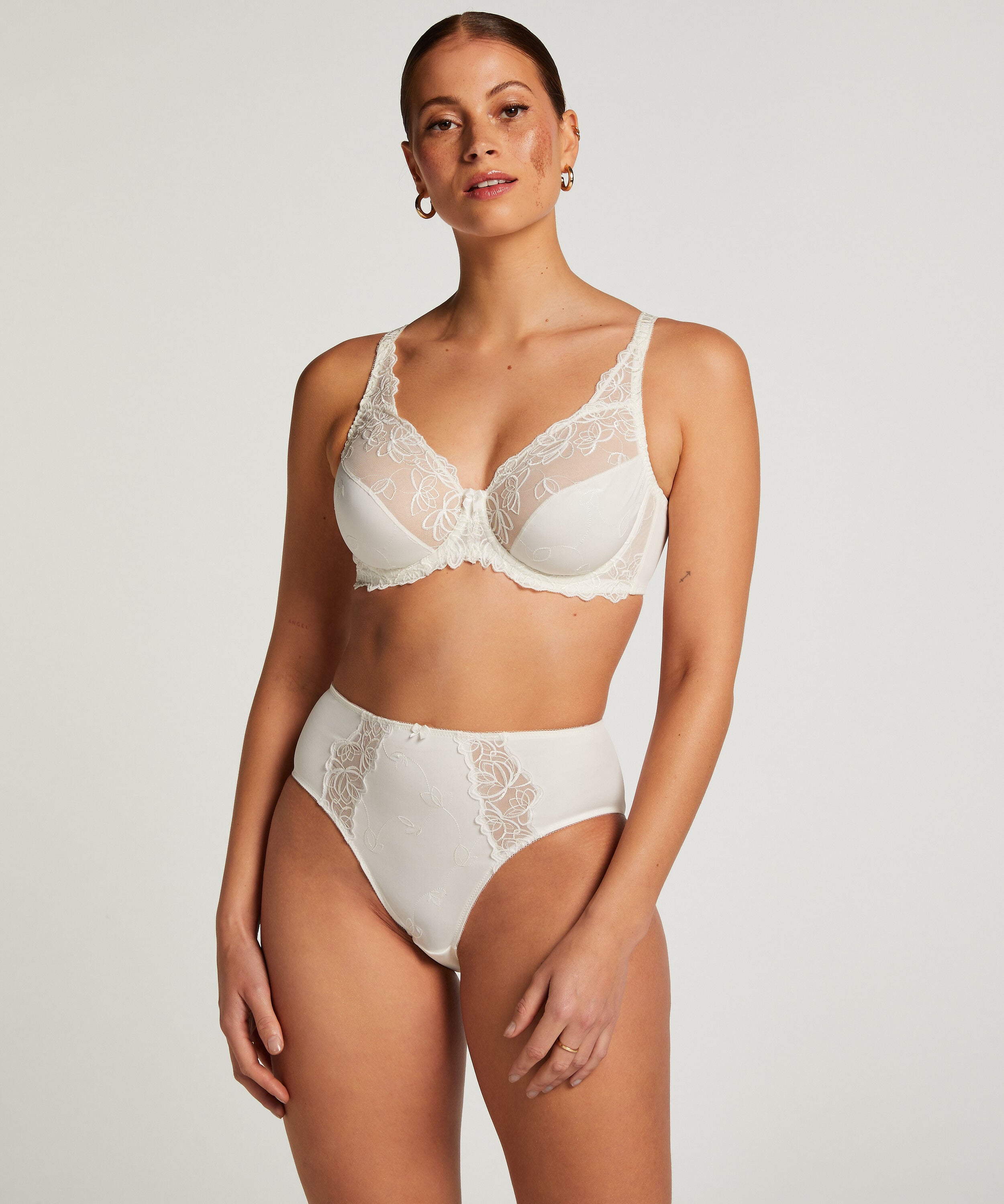 Hochgeschnittener Slip Diva, Weiß Hochgeschnittener Slip Diva, Weiß