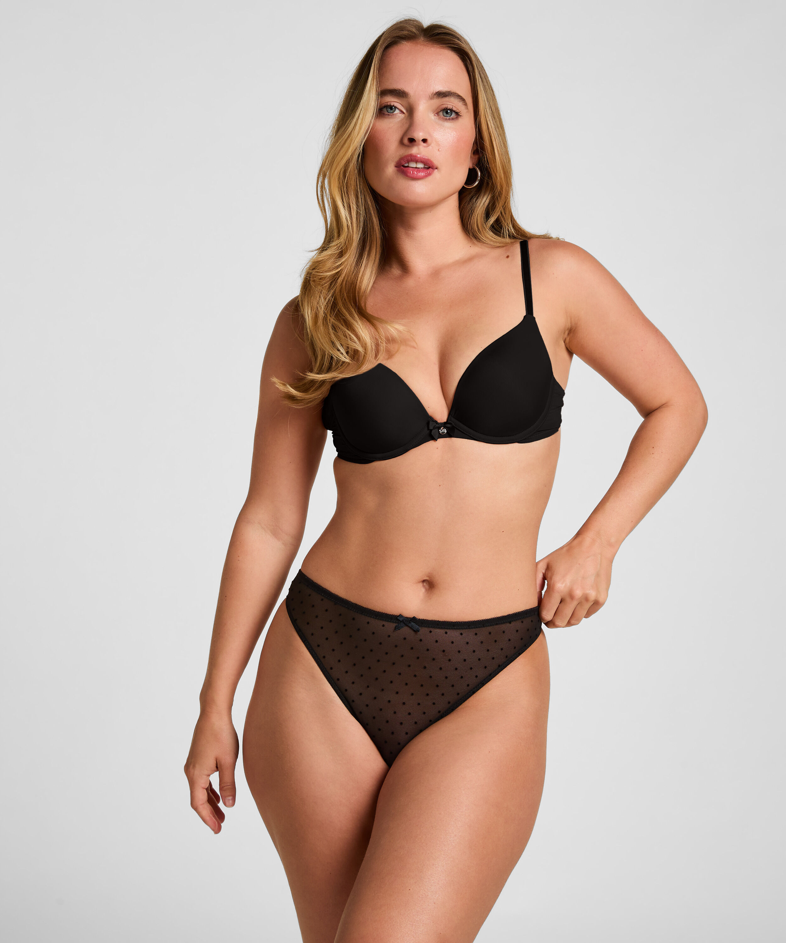 Hoch geschnittener String Frankie