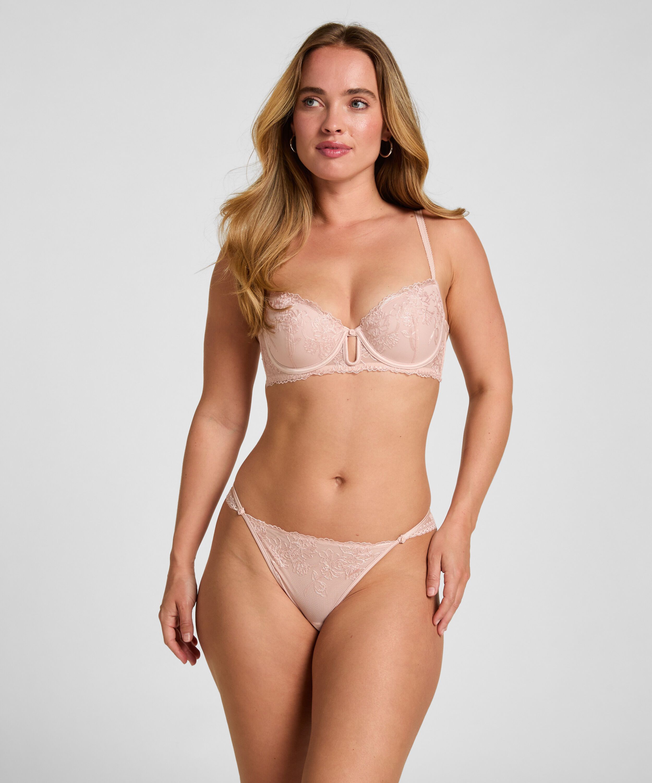 Brazilian Nola, Rosa
