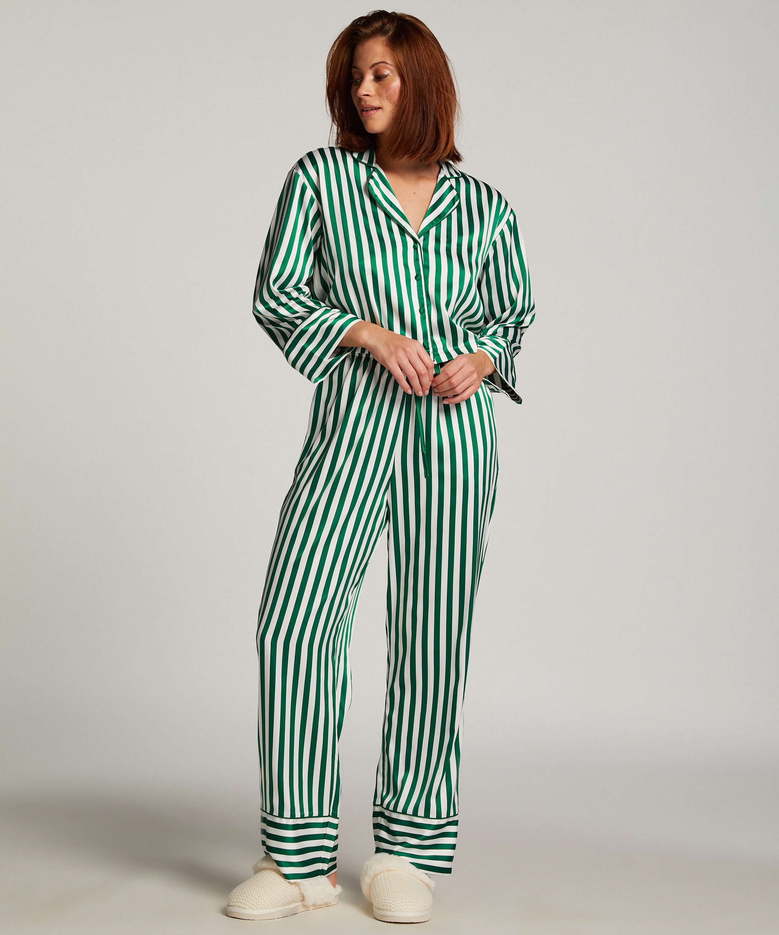 Hose Satin, Grün