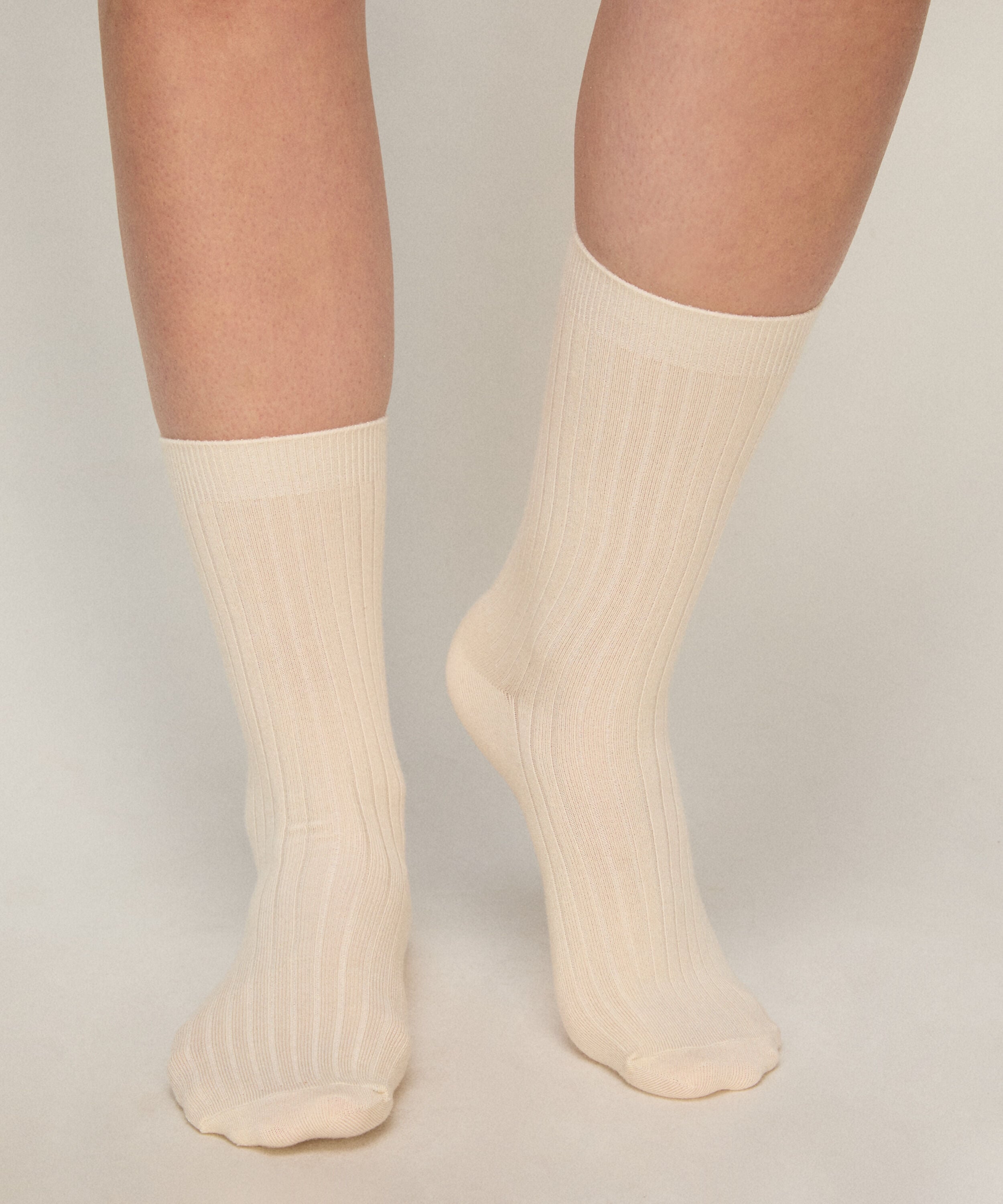 Cashmere Blend Ribbed Socks, Weiß Cashmere Blend Ribbed Socks, Weiß