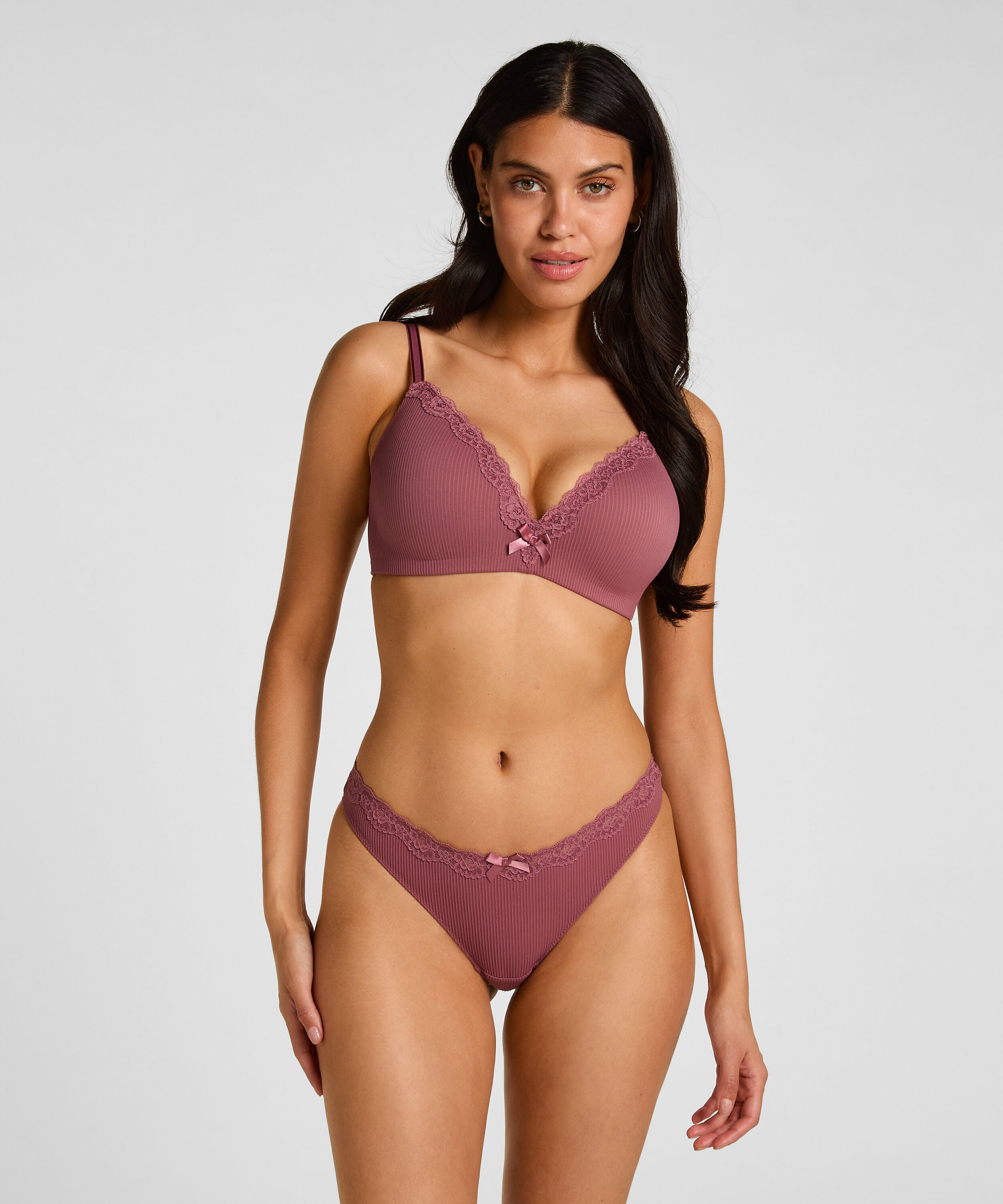 String Lola, Lila
