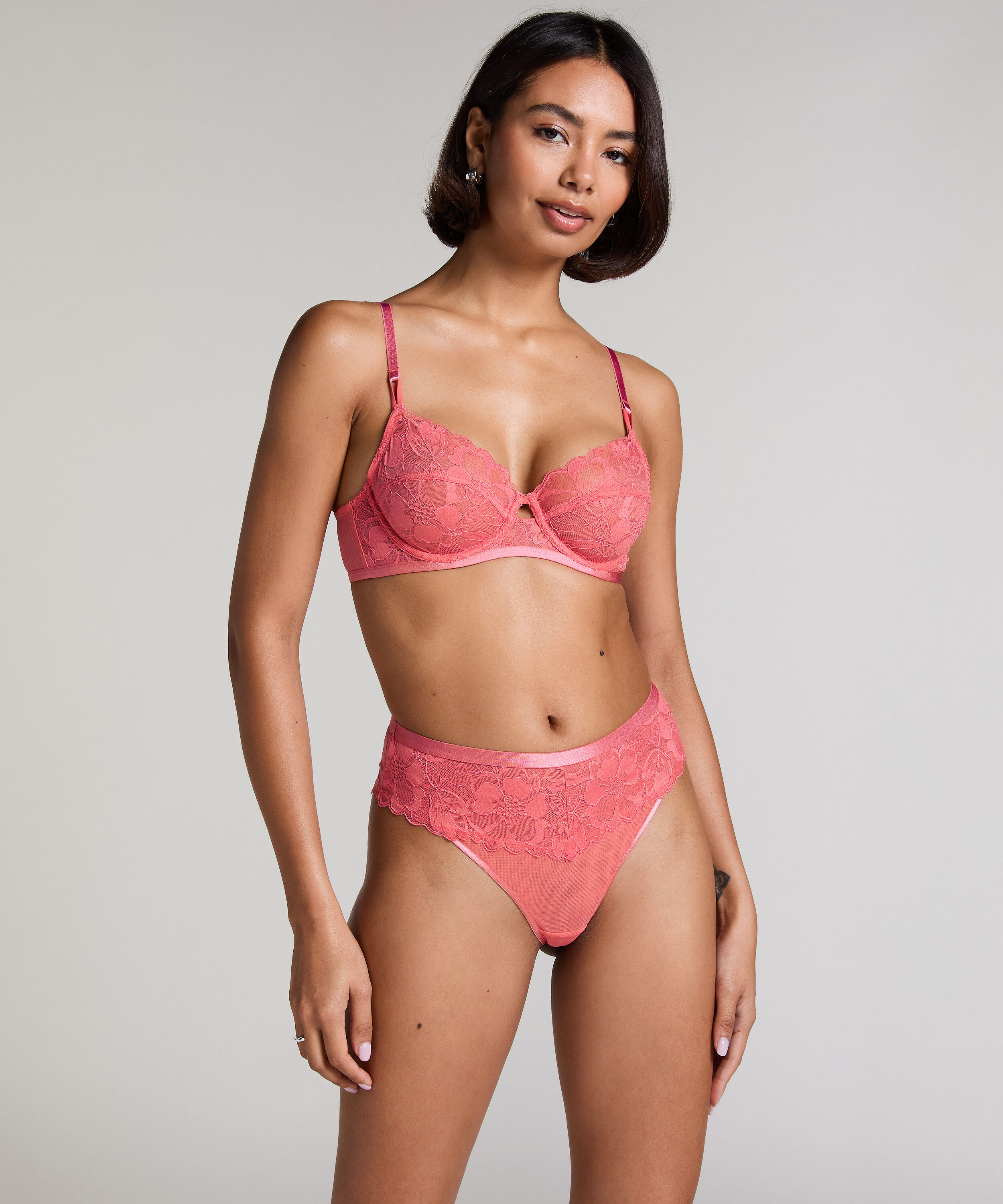 String Sophia, Rosa