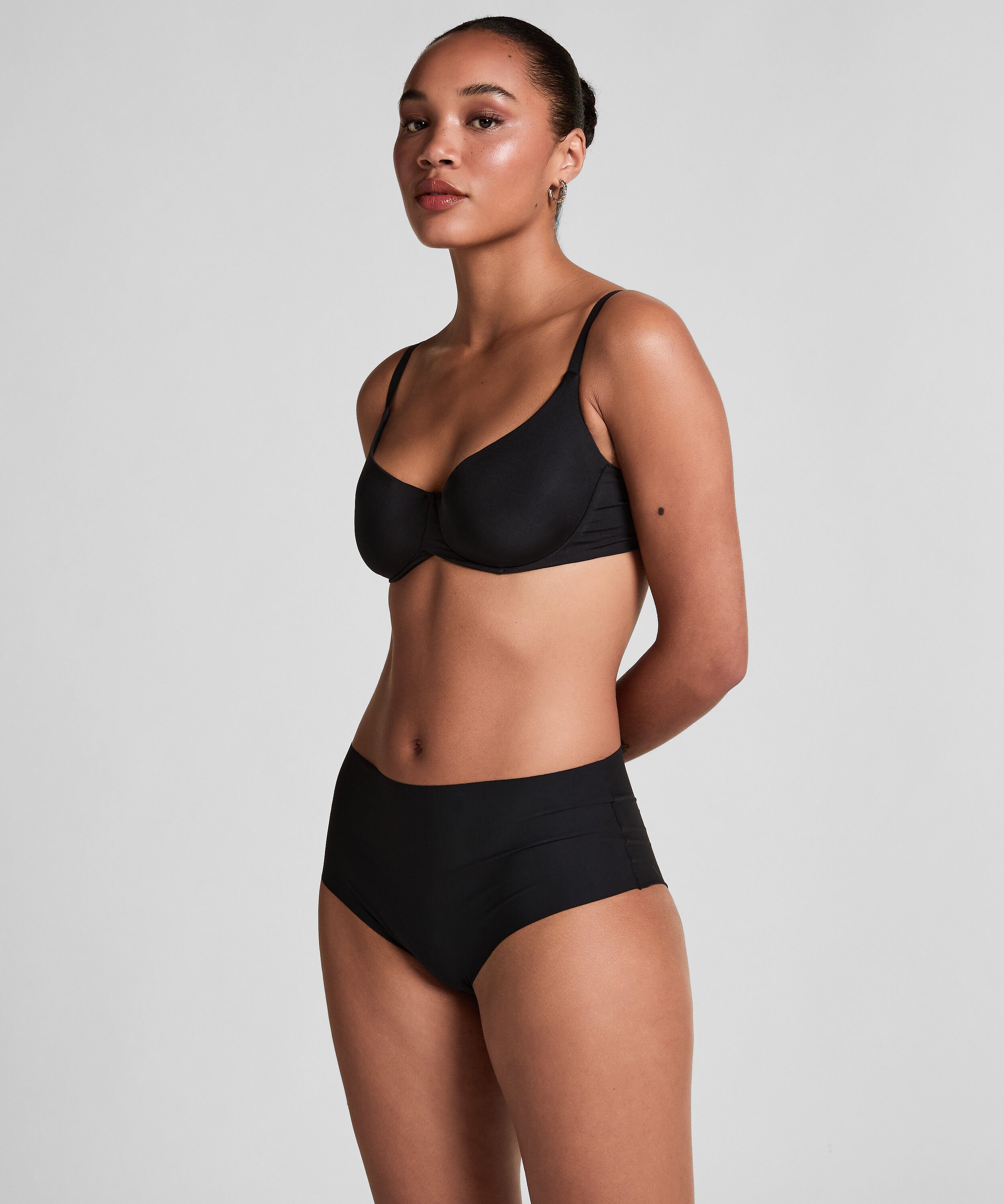 Invisible High-waist Brazilian, Schwarz Invisible High-waist Brazilian, Schwarz