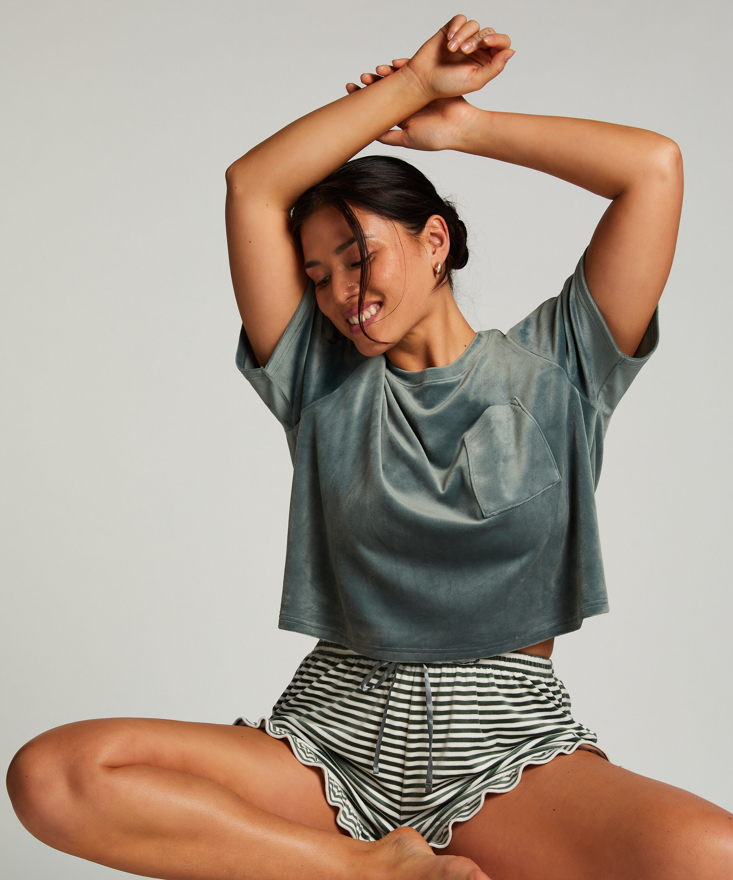 Shorts Velours Ruffle