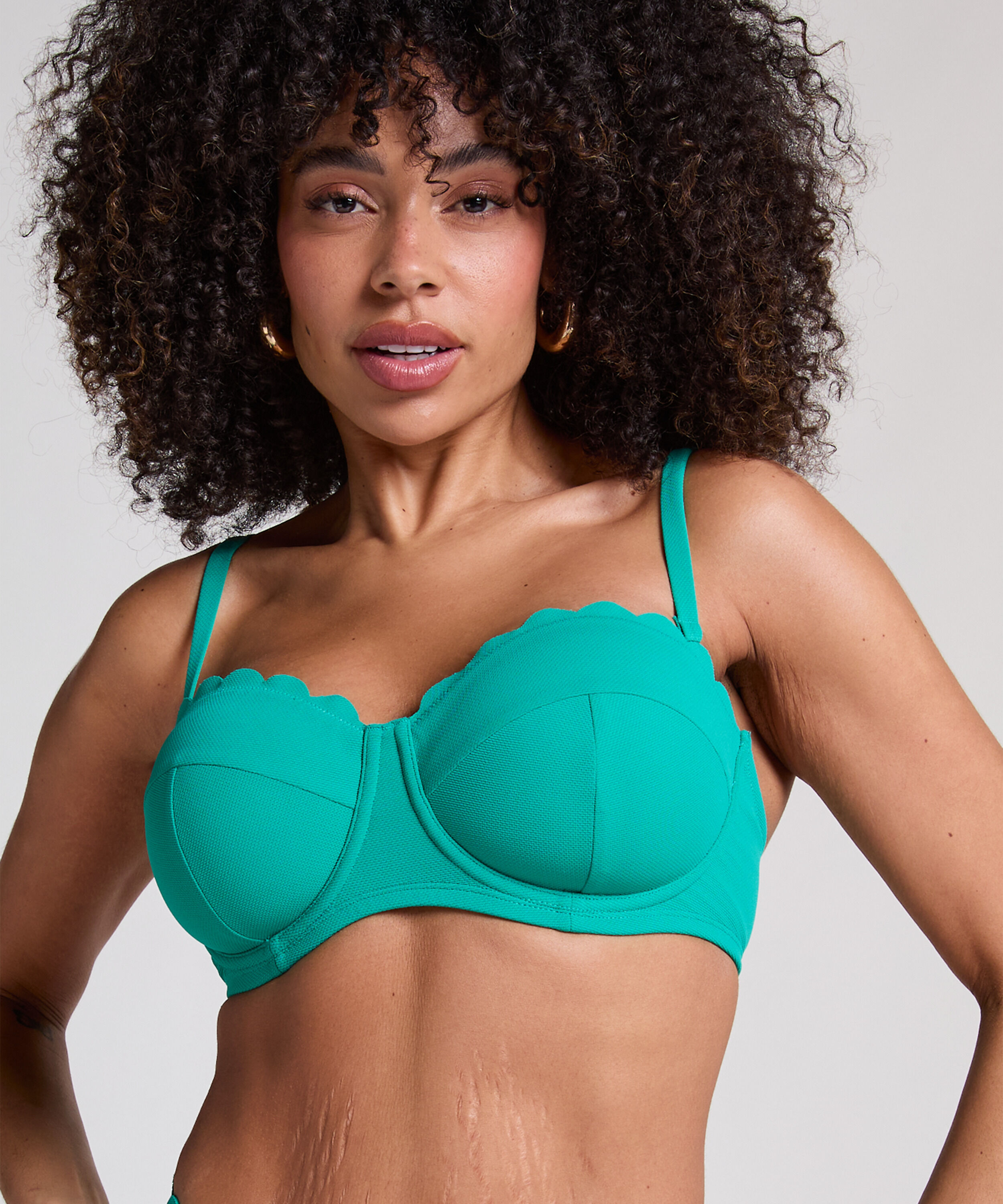 Gepolstertes trägerloses Bikinioberteil mit Bügel Scallop Cup E +
