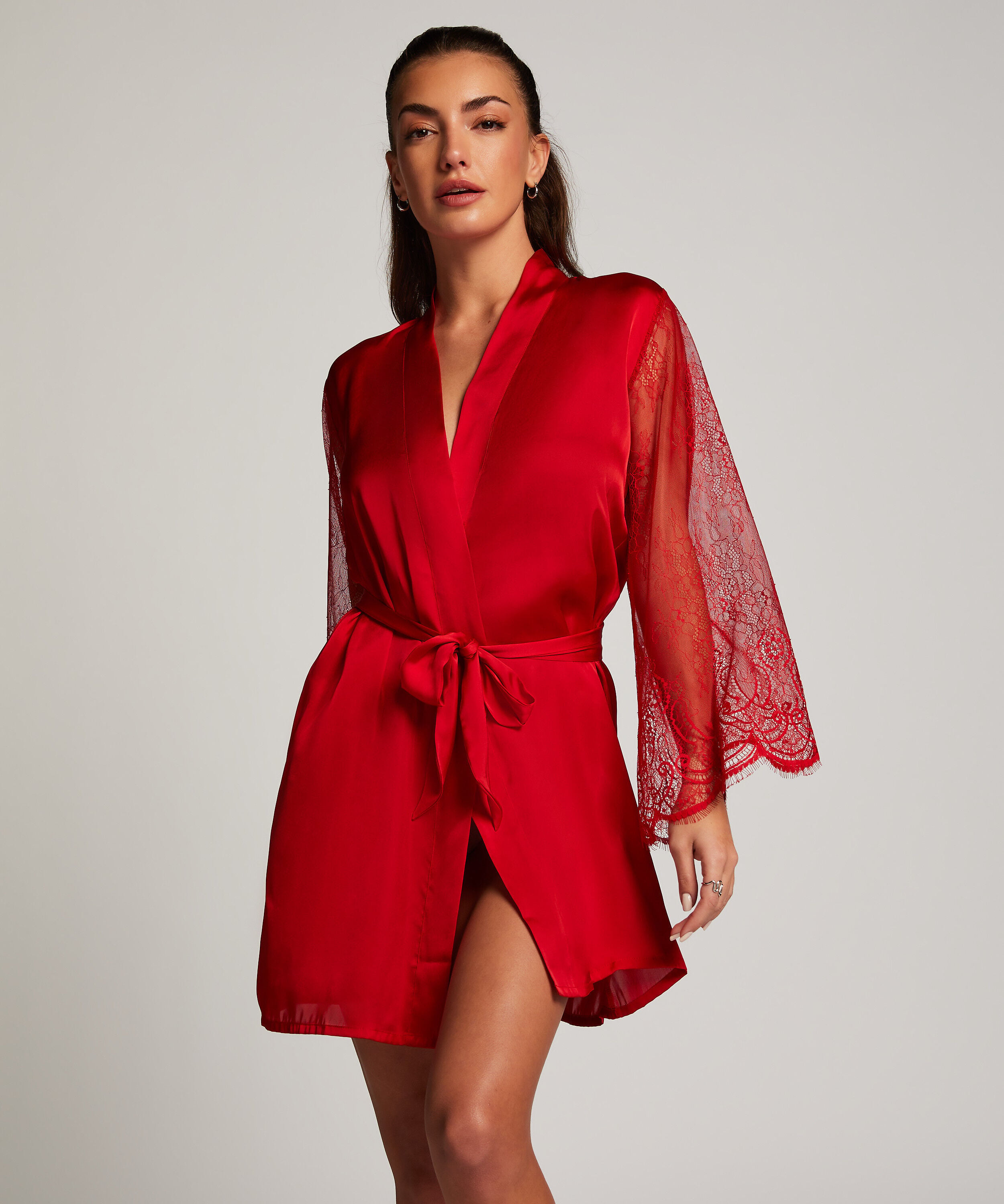 Kimono Satin und Spitze, Rot