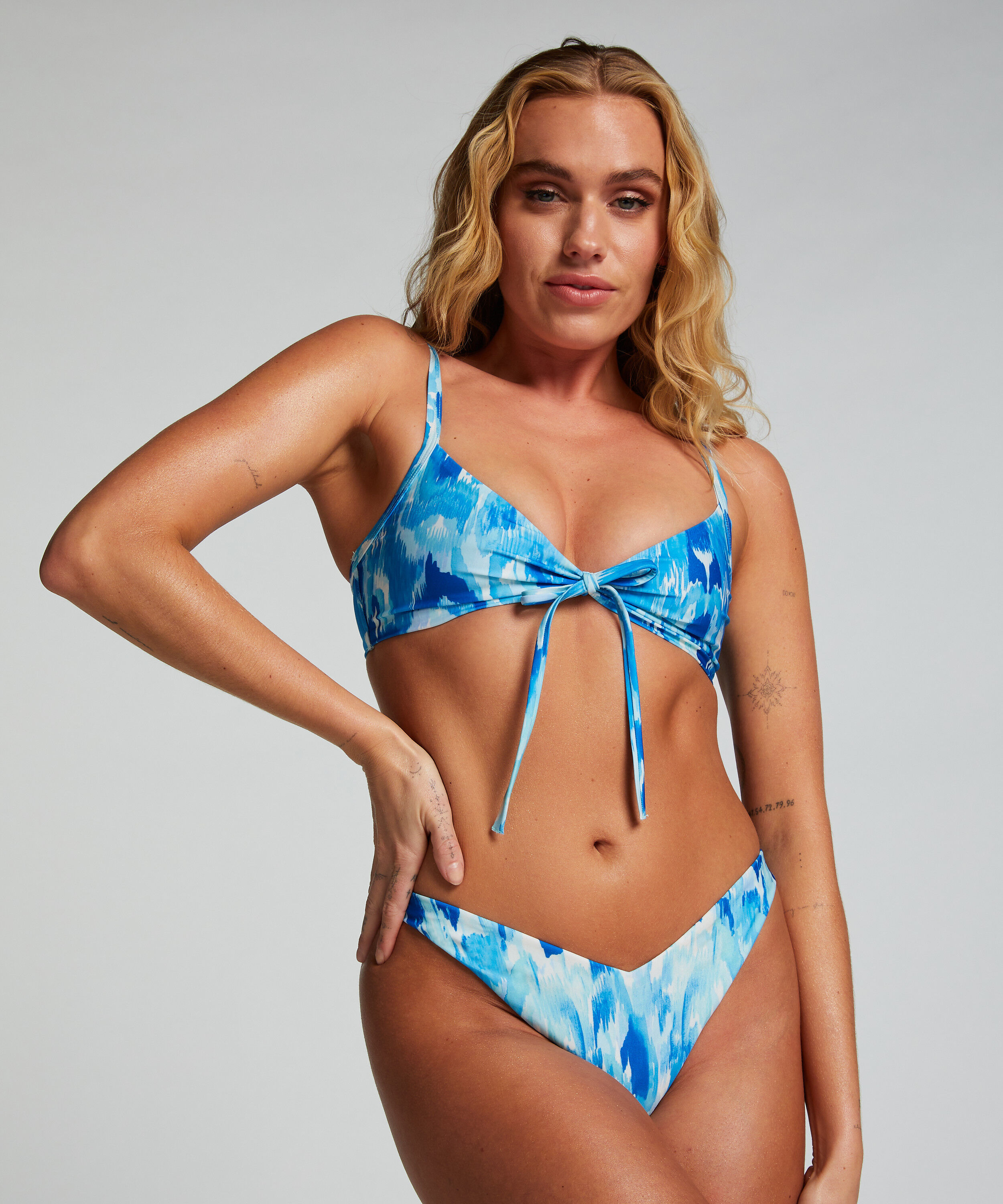 Bikini Slip mit hohem Beinausschnitt Paraguay, Blau
