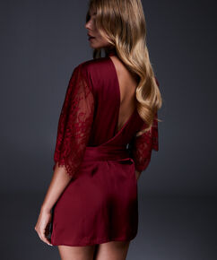 Kimono Jennifer, Rot