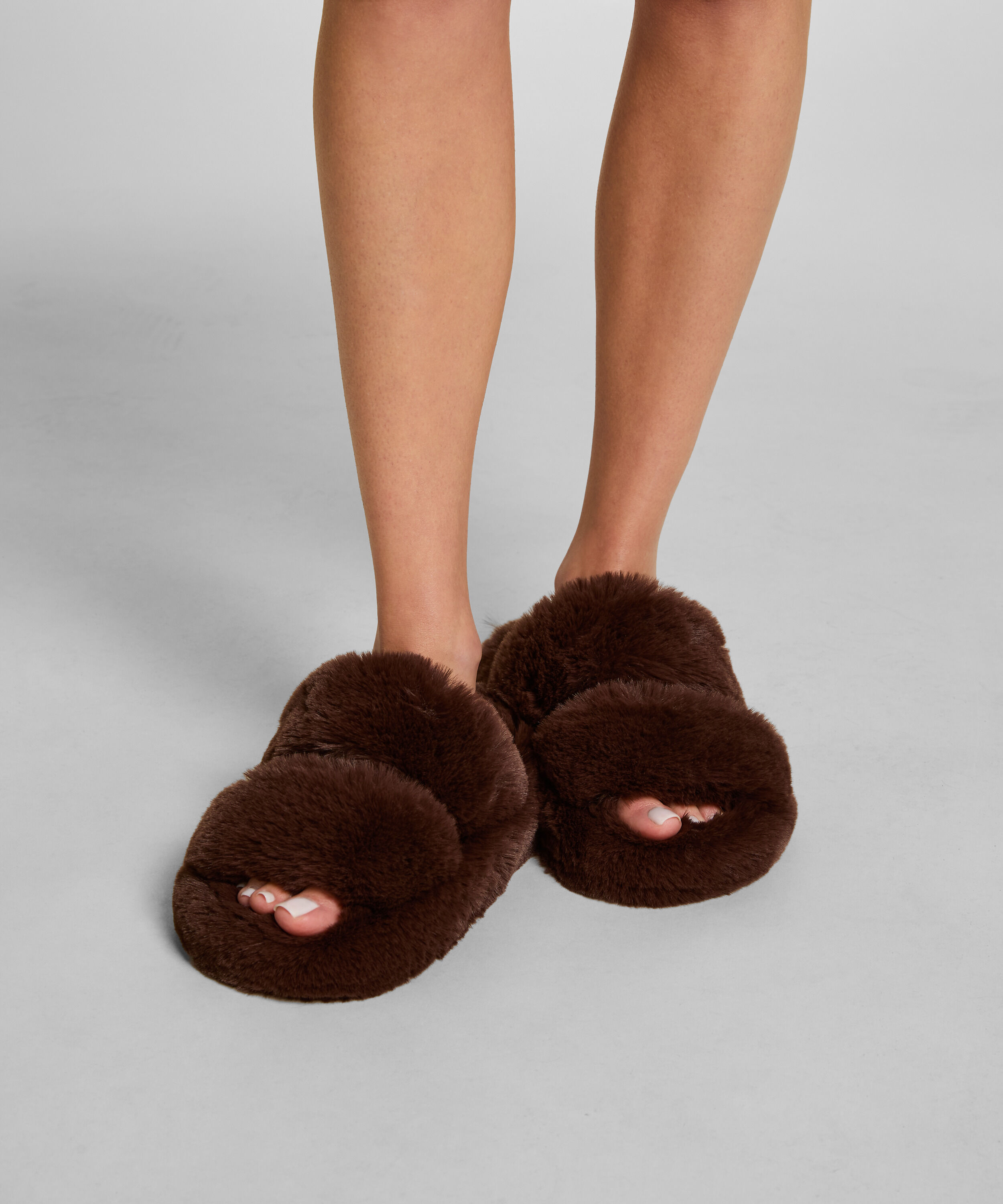 Slipper Hannah, Braun