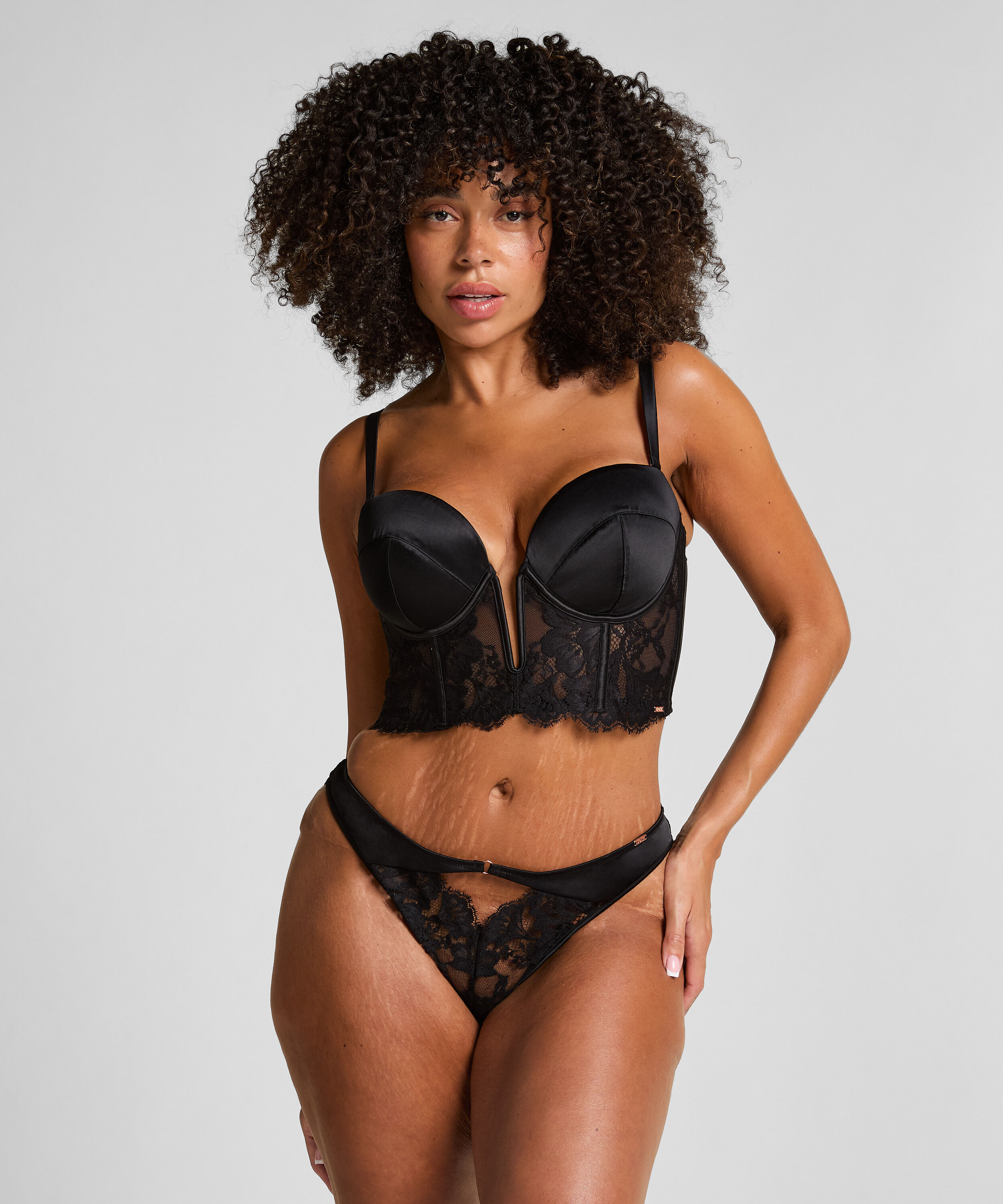 Grace Brazilian mit hohem Beinausschnitt, Schwarz Grace Brazilian mit hohem Beinausschnitt, Schwarz