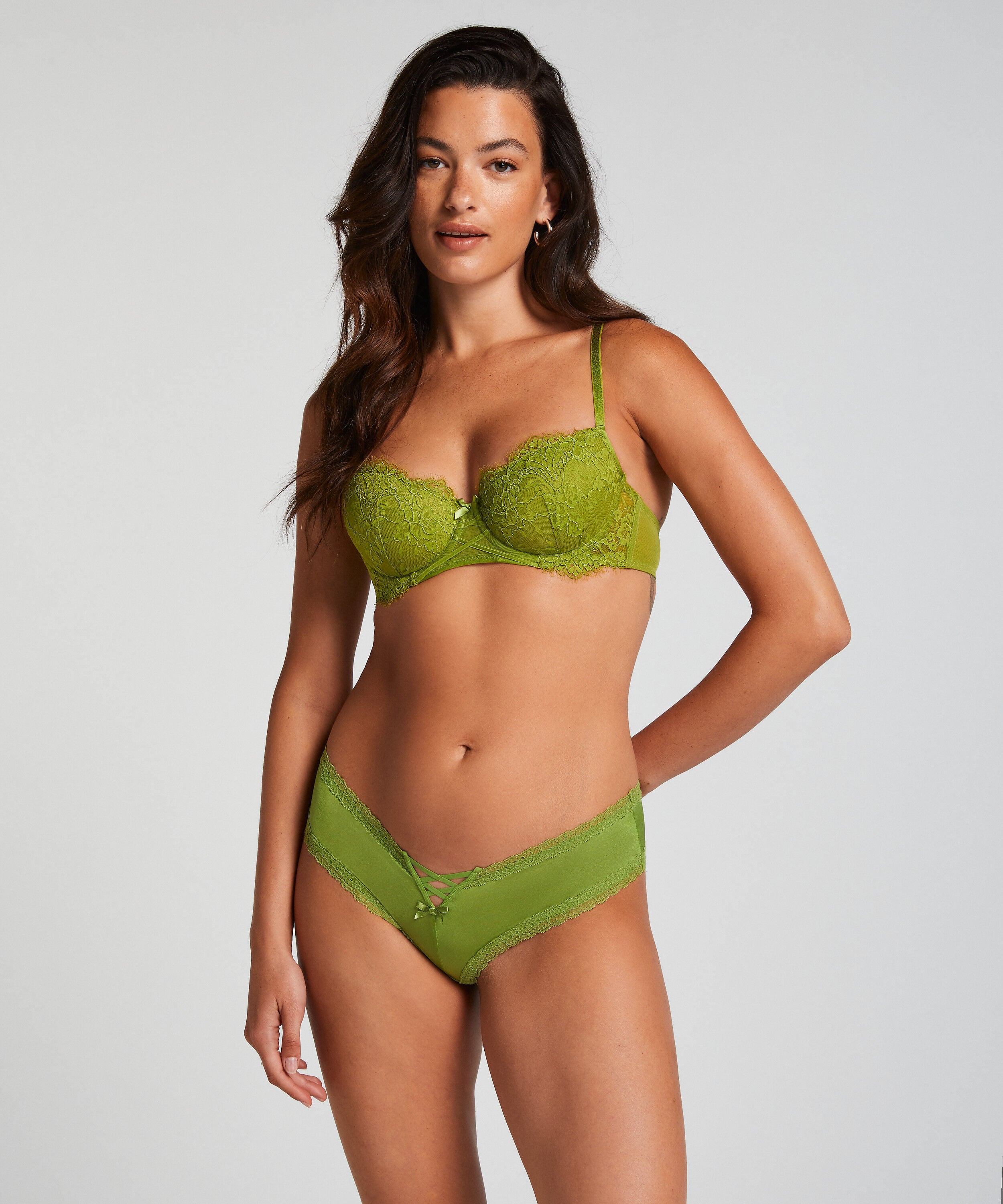 V-Shape-Brazilian Vixen, Grün