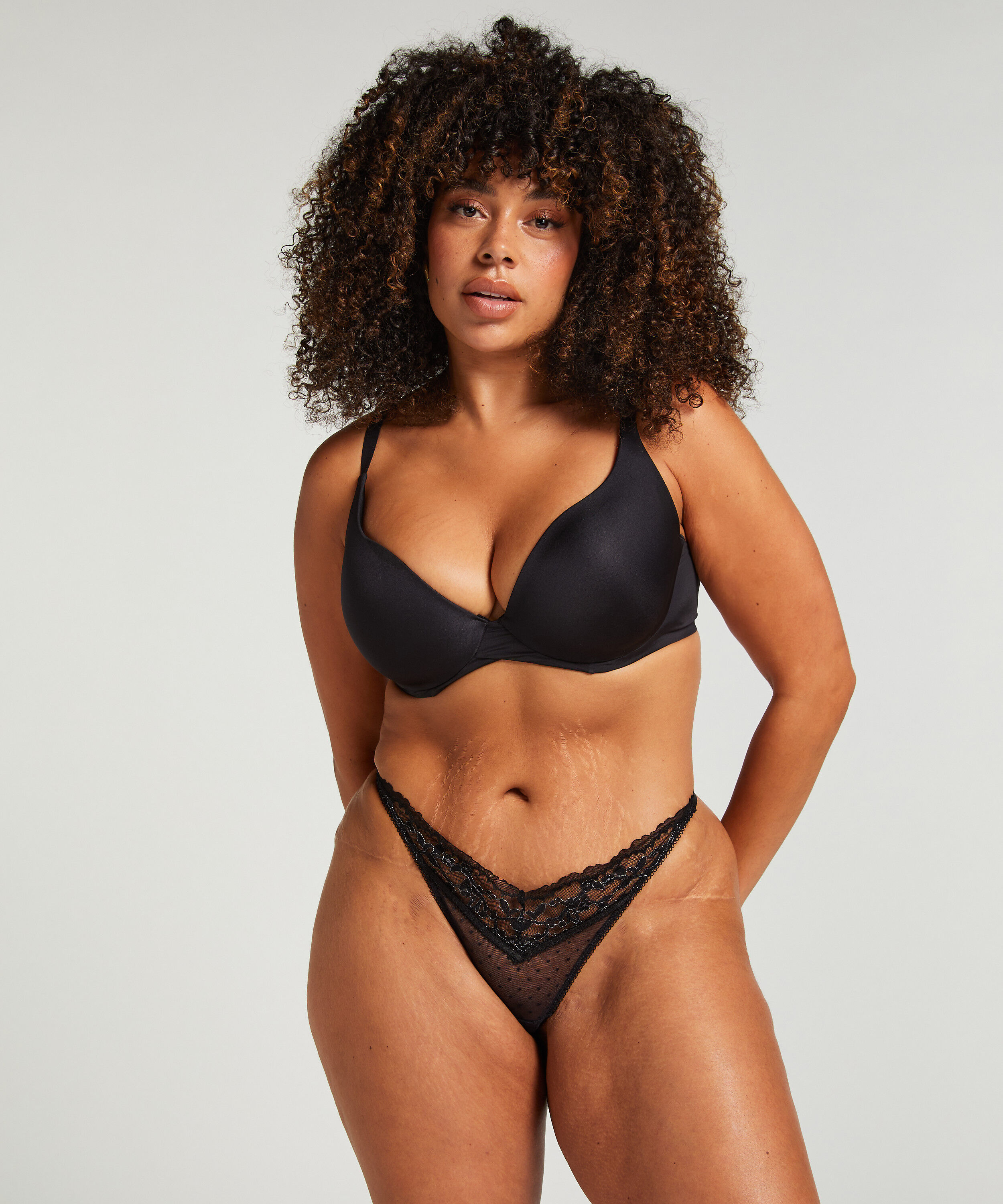 String Alina, Schwarz String Alina, Schwarz