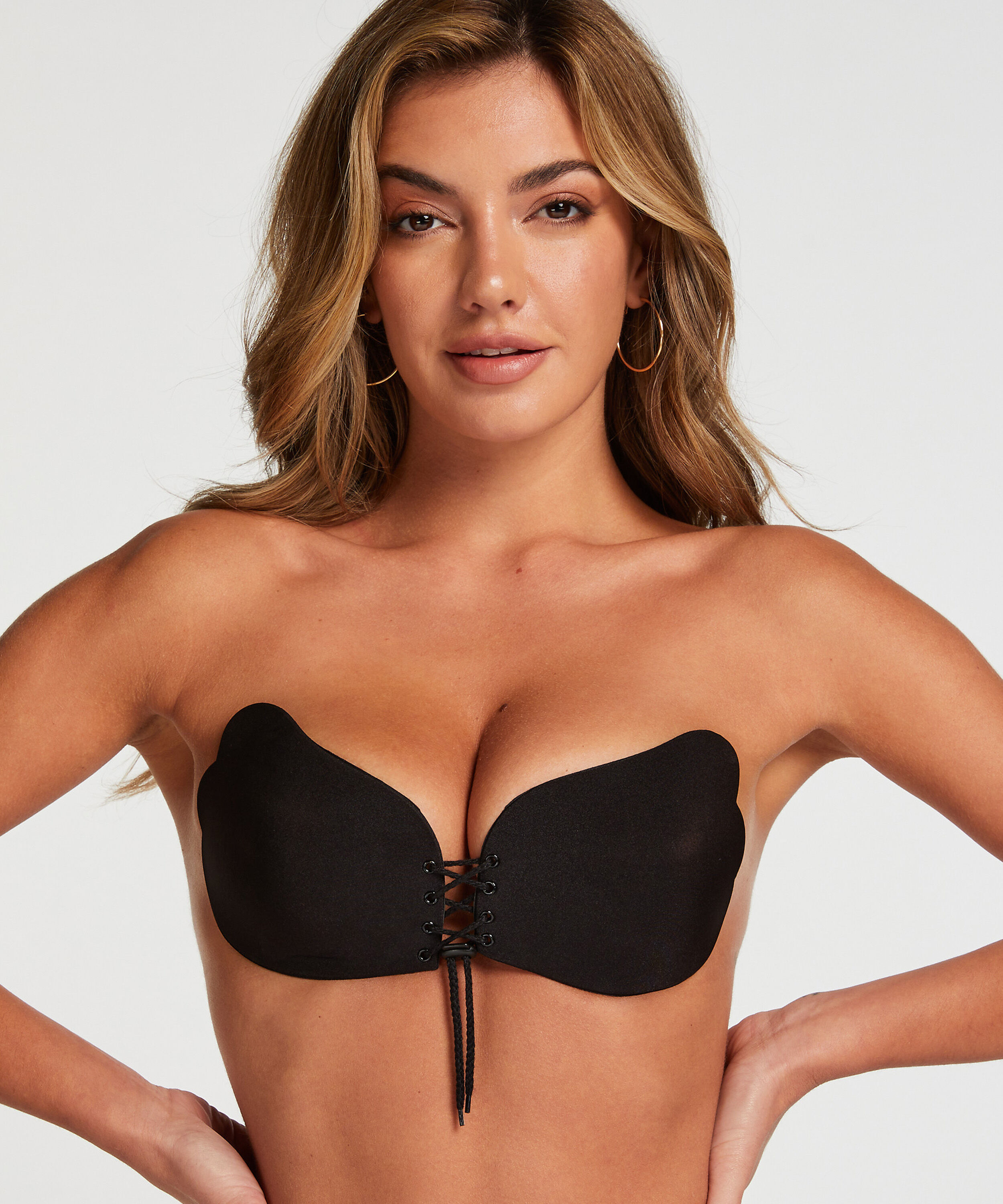 Push-up-Klebe-BH mit Seitenflügeln, Schwarz