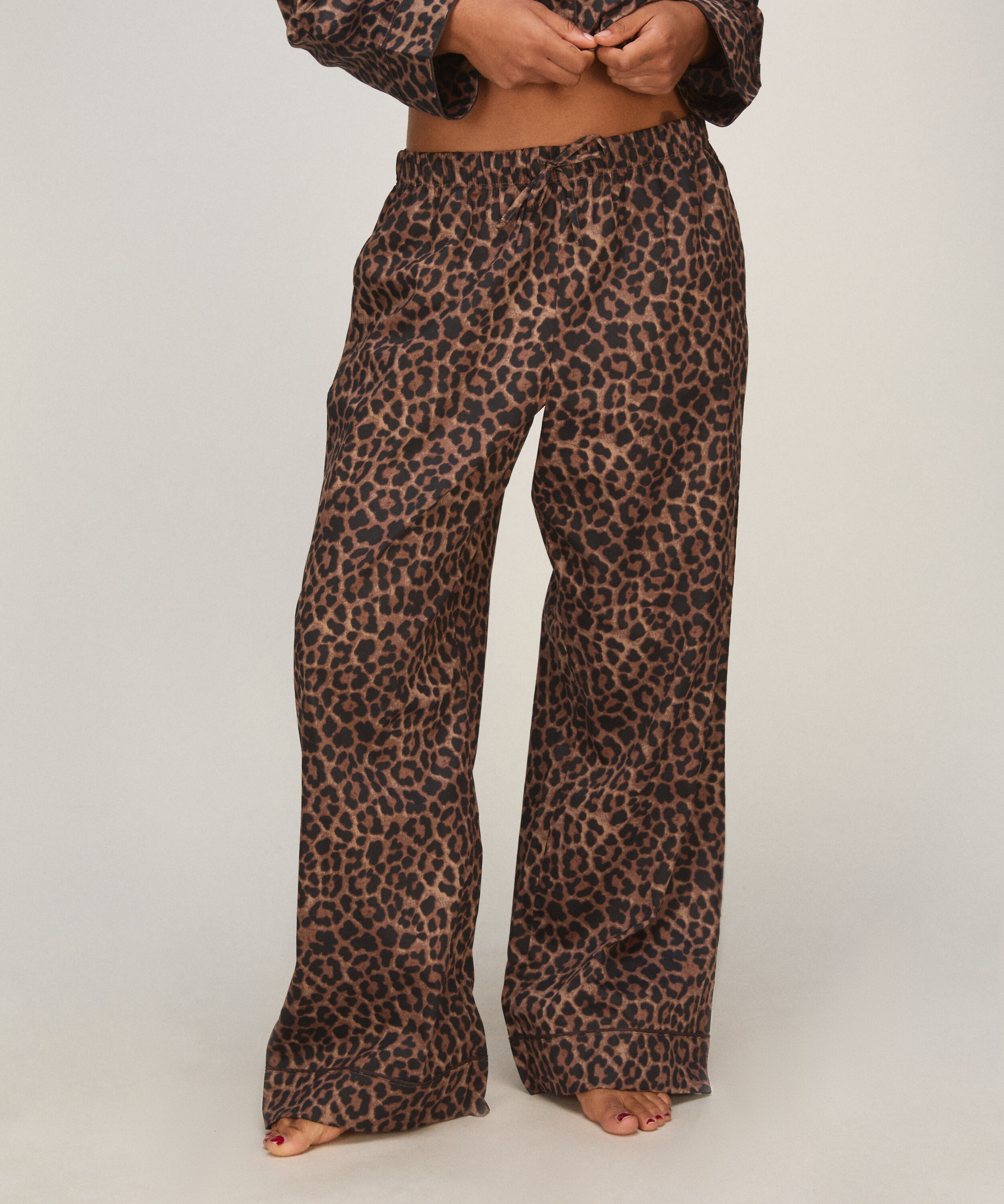 Satinhose, Schwarz Satinhose, Schwarz
