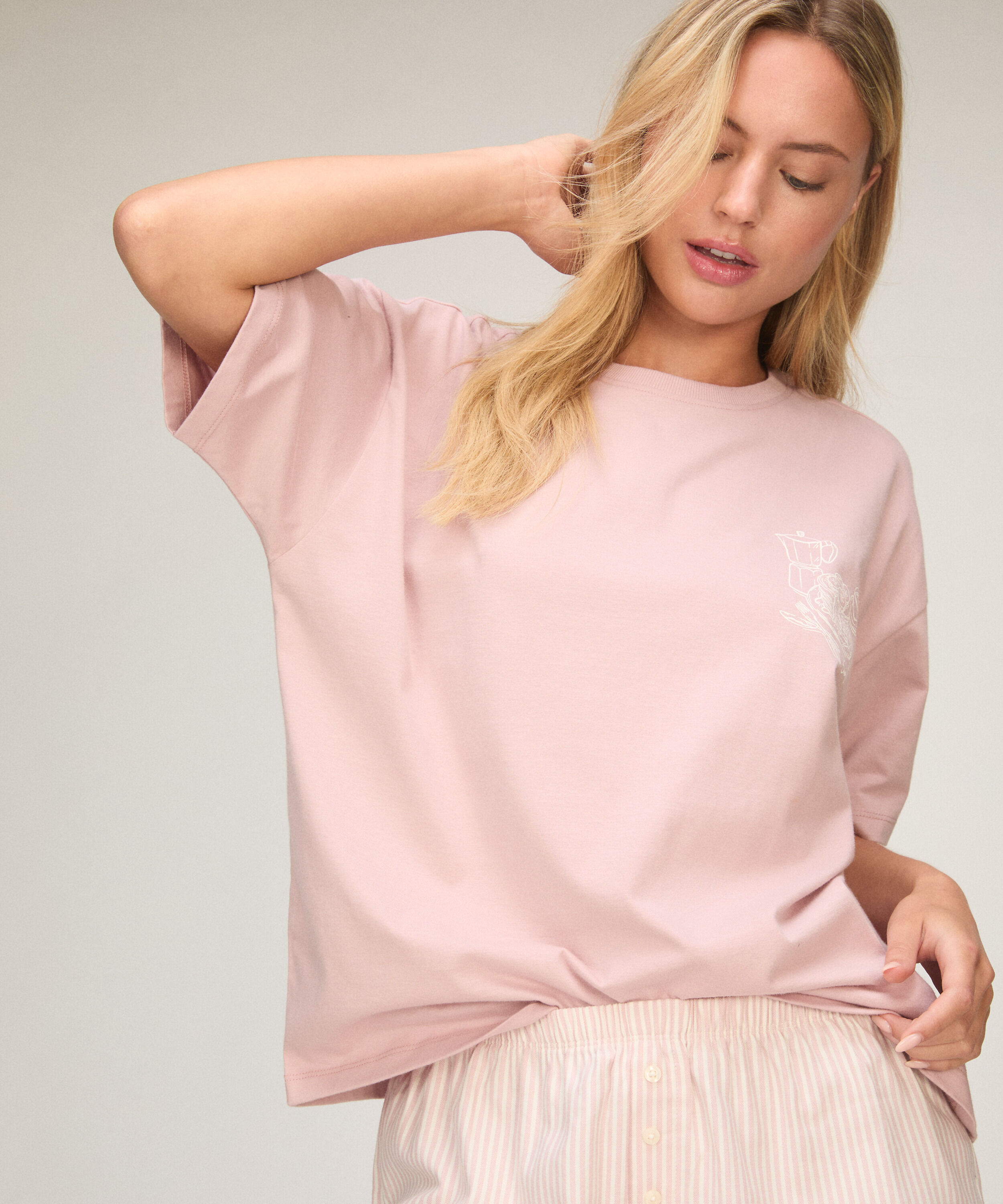 Pyjama-Set mit Shorts und T-Shirt