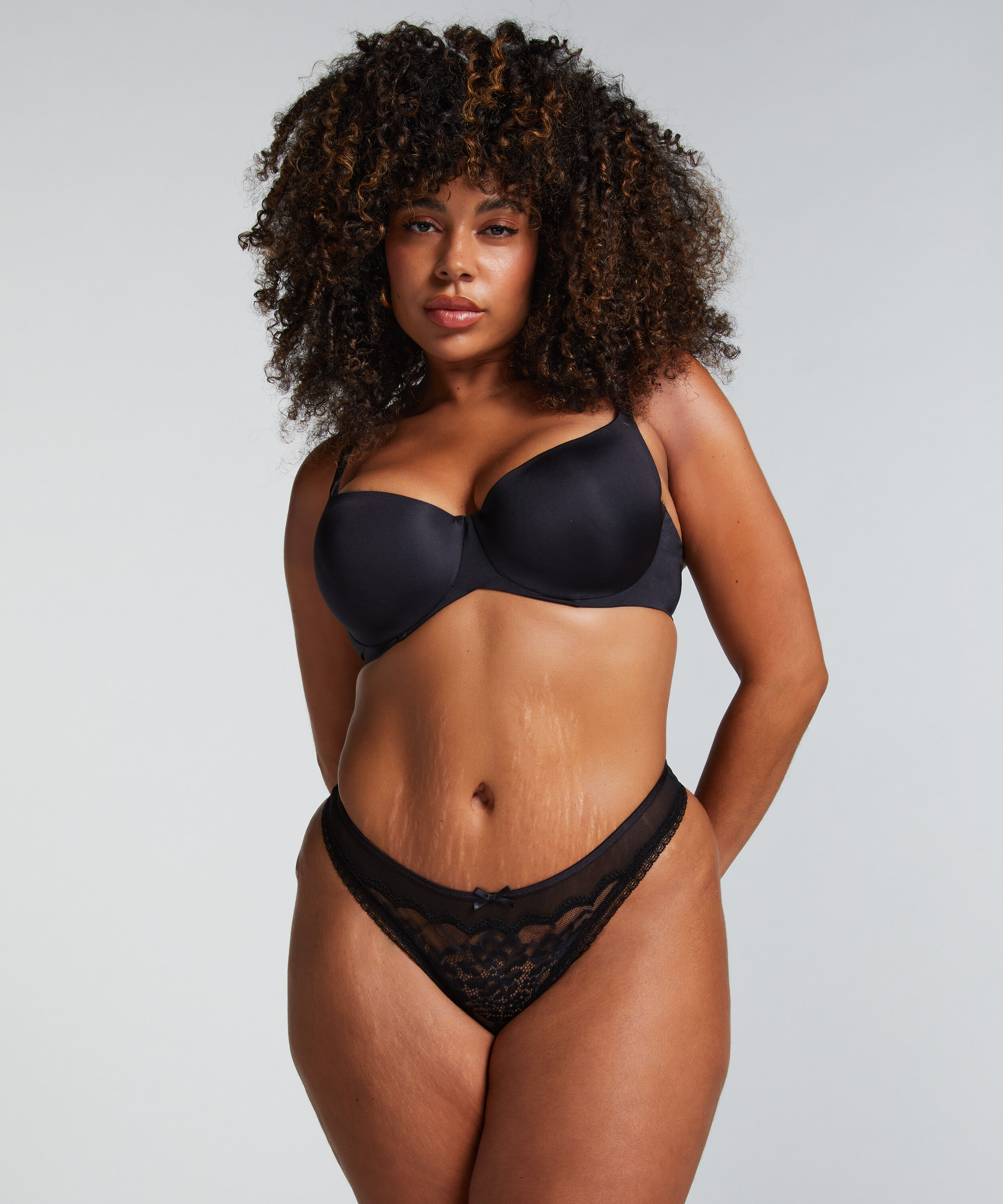 String Kailey, Schwarz