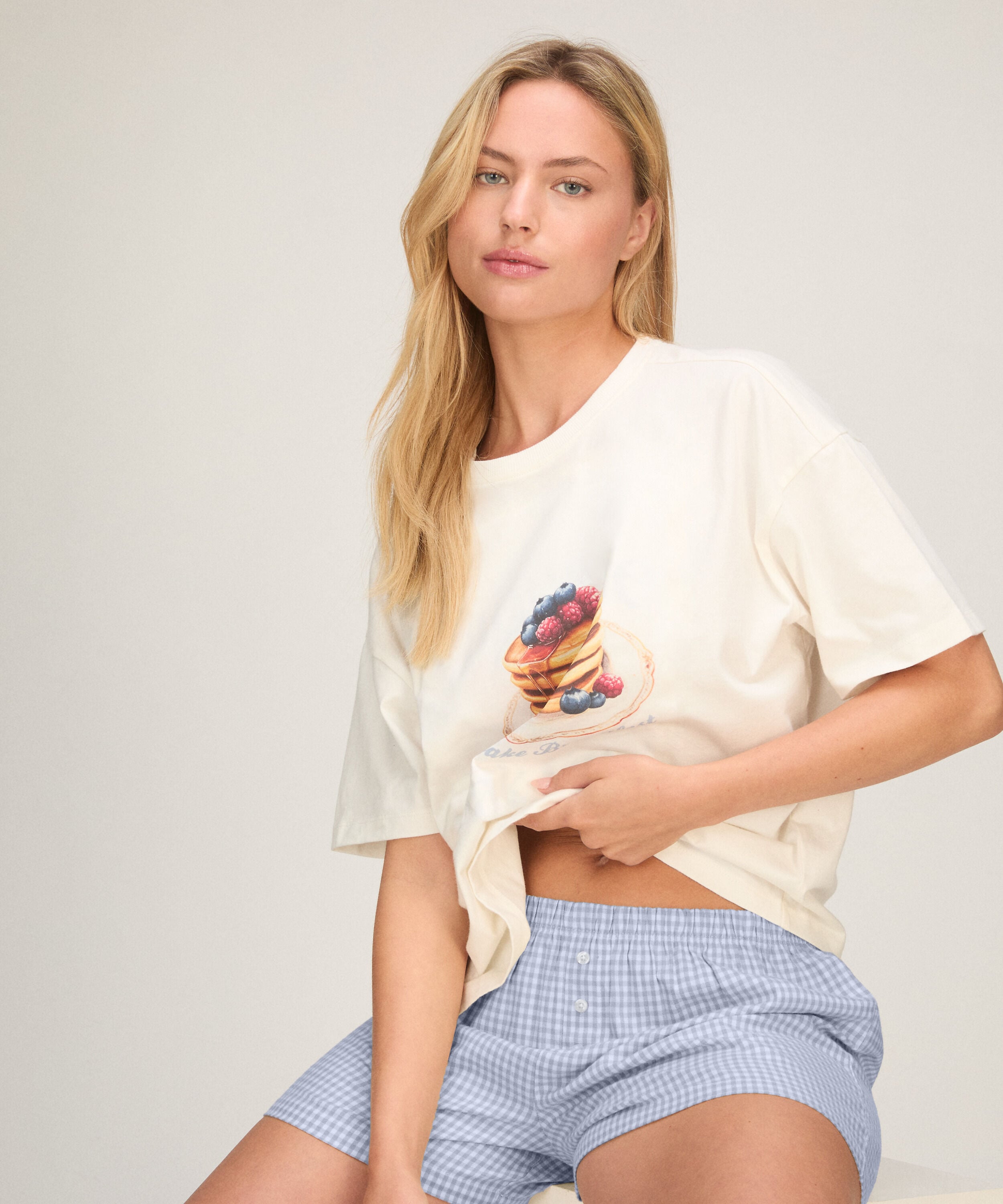 Pyjama-Set mit Shorts und T-Shirt
