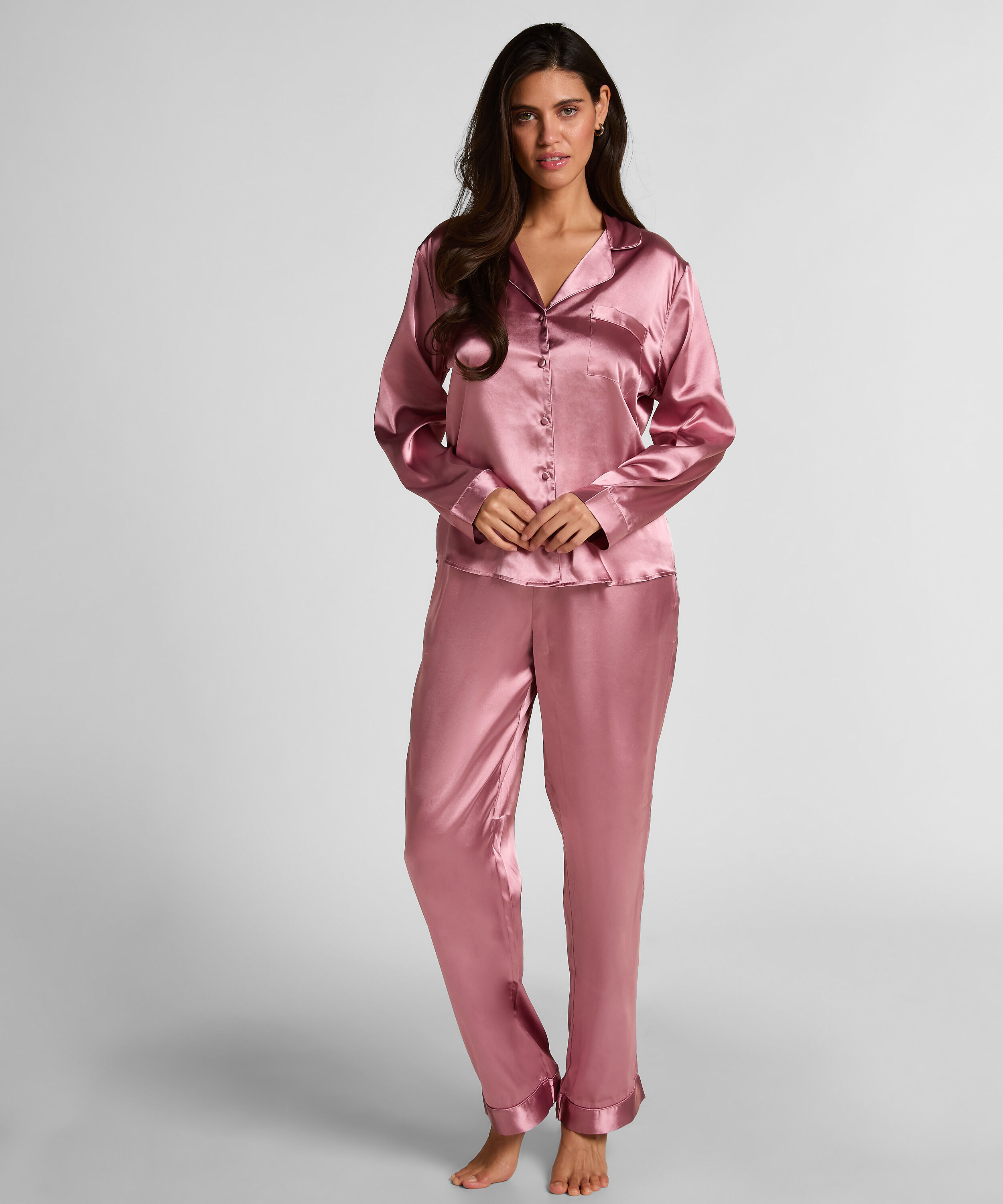Pyjamaset aus glänzendem Satin, Rosa