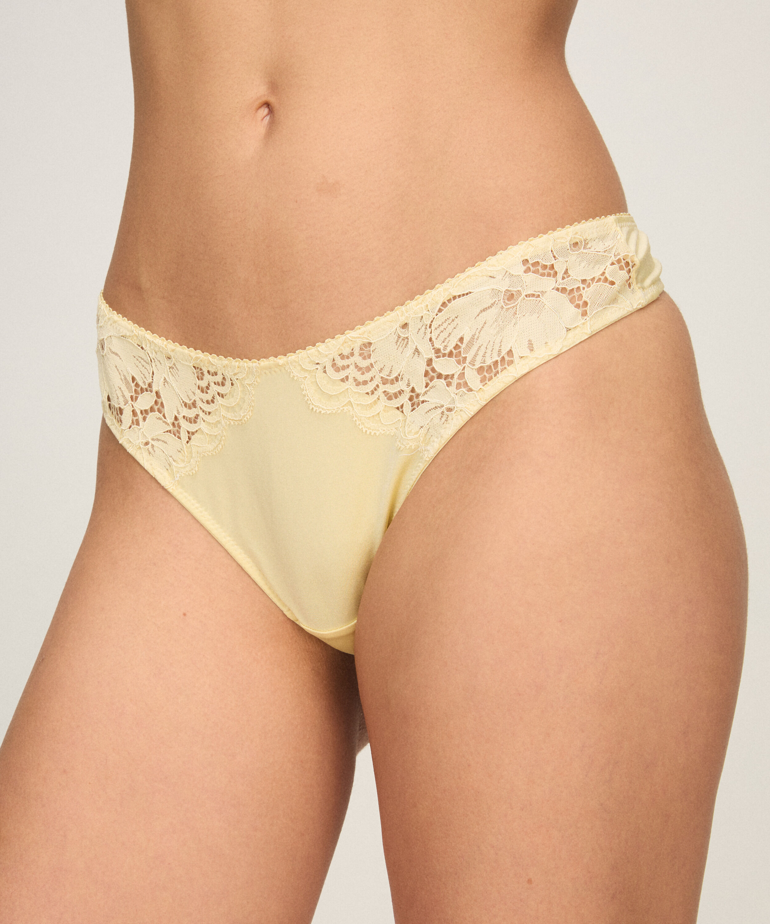 String Andrea, Gelb String Andrea, Gelb