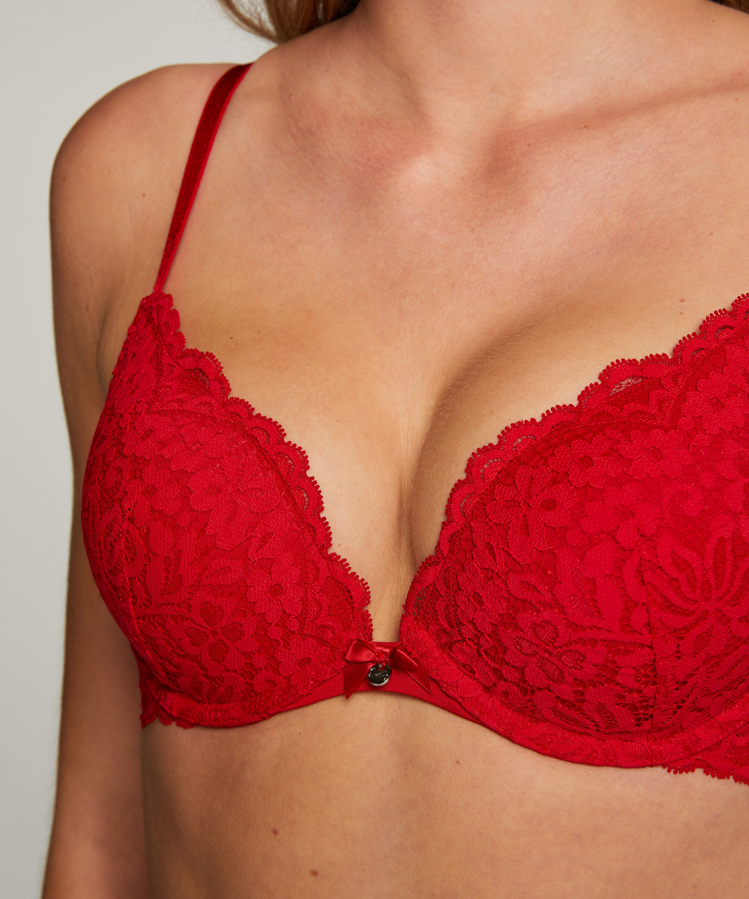 Hunkemöller Push-up BH Bliss – Vorgeformt, Mit Bügel, Spitzendetail & Süßer Schleife