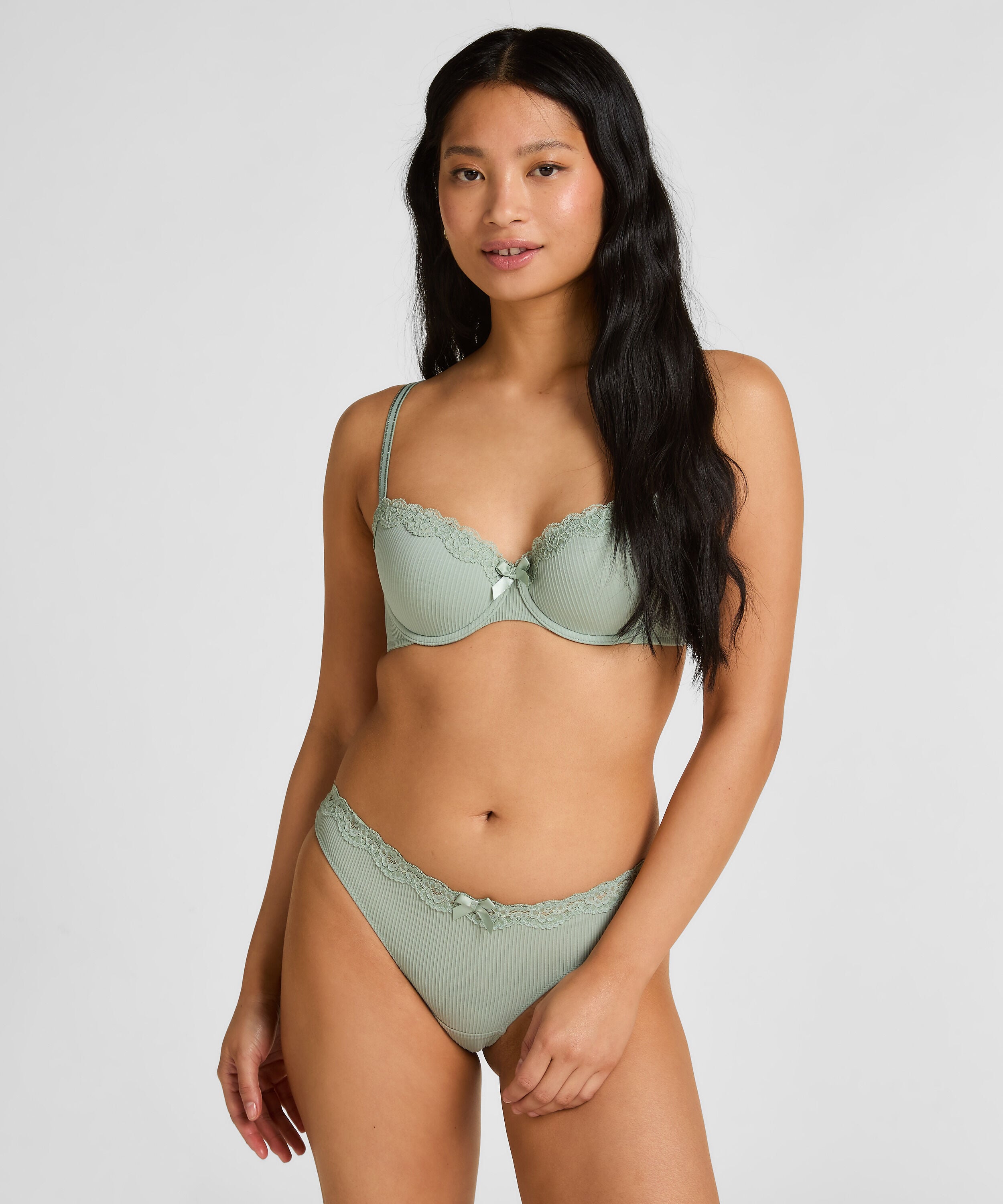 String Lola, Grün String Lola, Grün