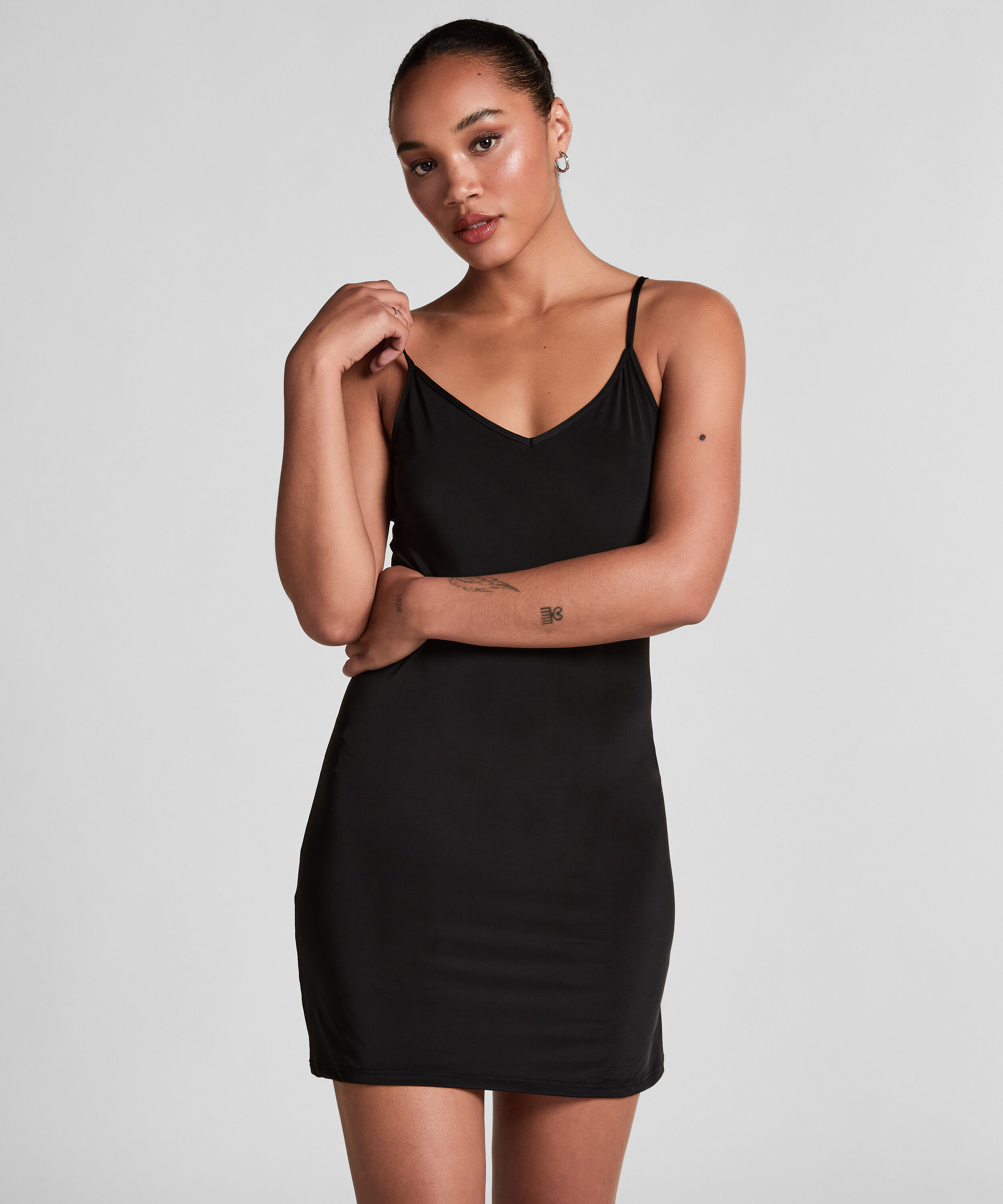 Straffendes Unterkleid, Schwarz