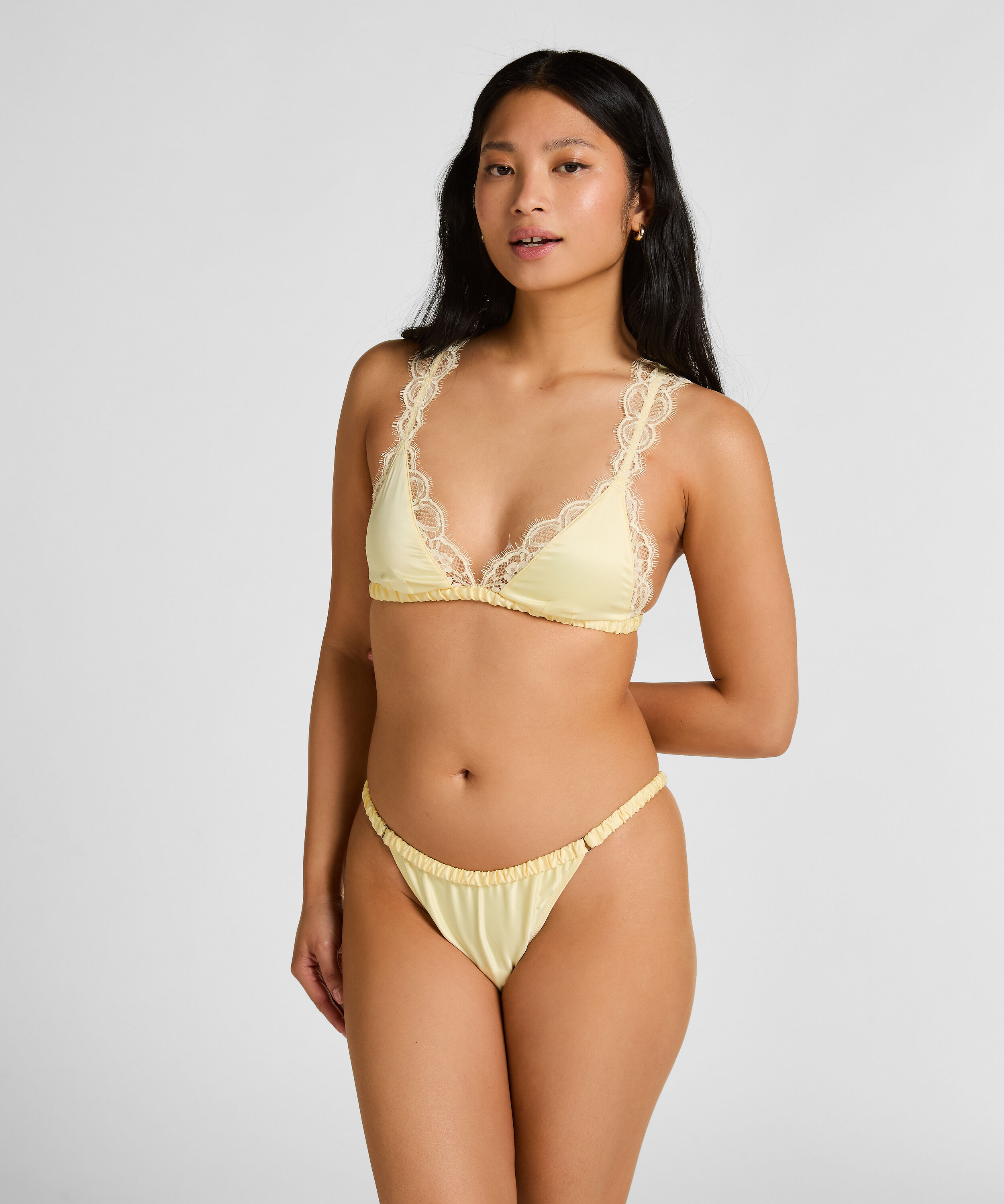 Hoch geschnittener Brazilian Eva
