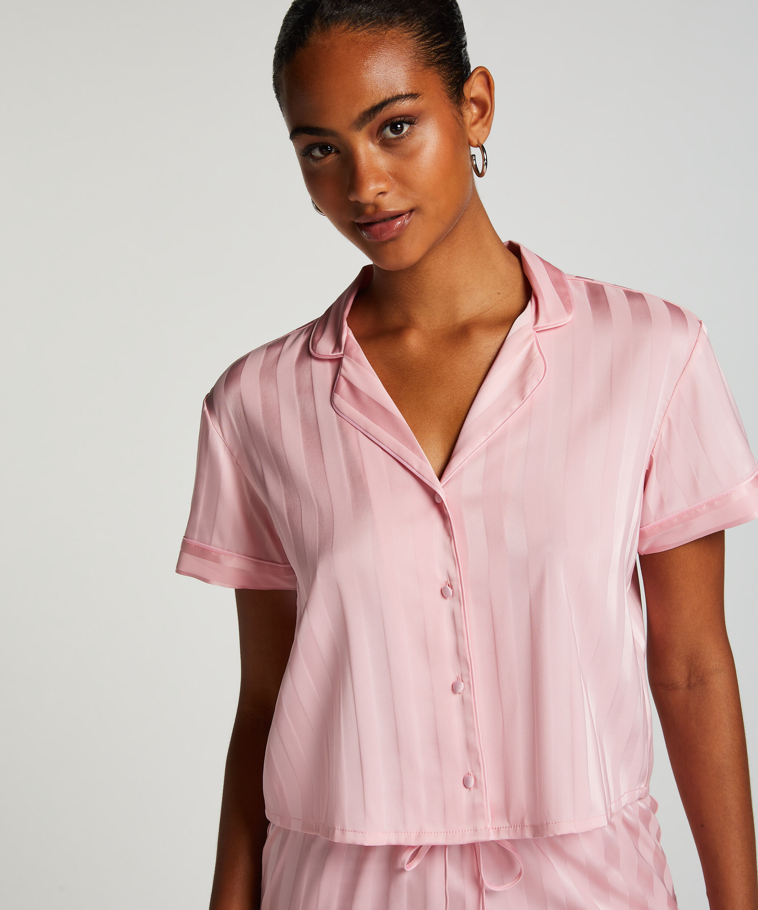 Kurzärmelige Satin-Jacke, Rosa