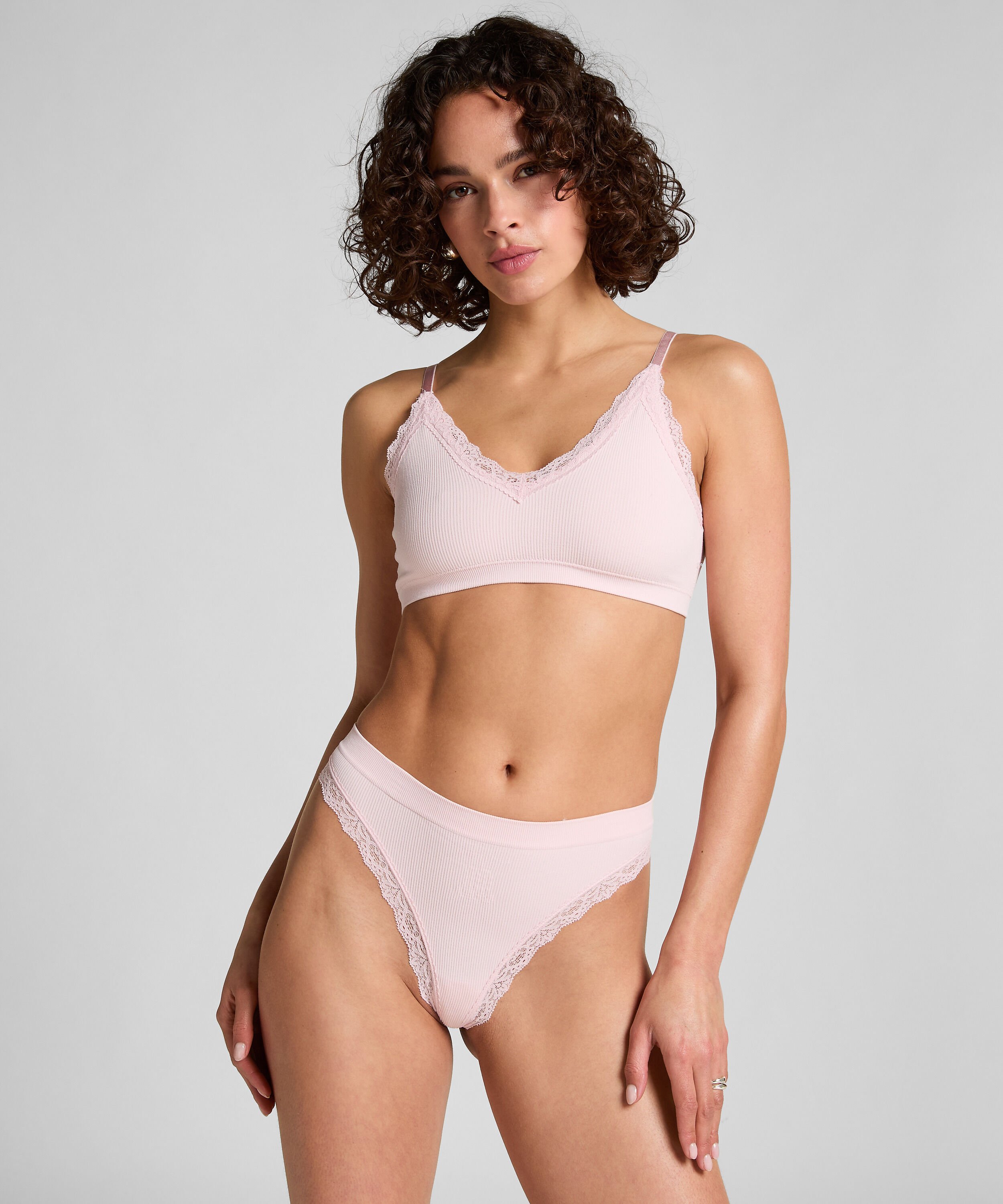 String Lola, Rosa