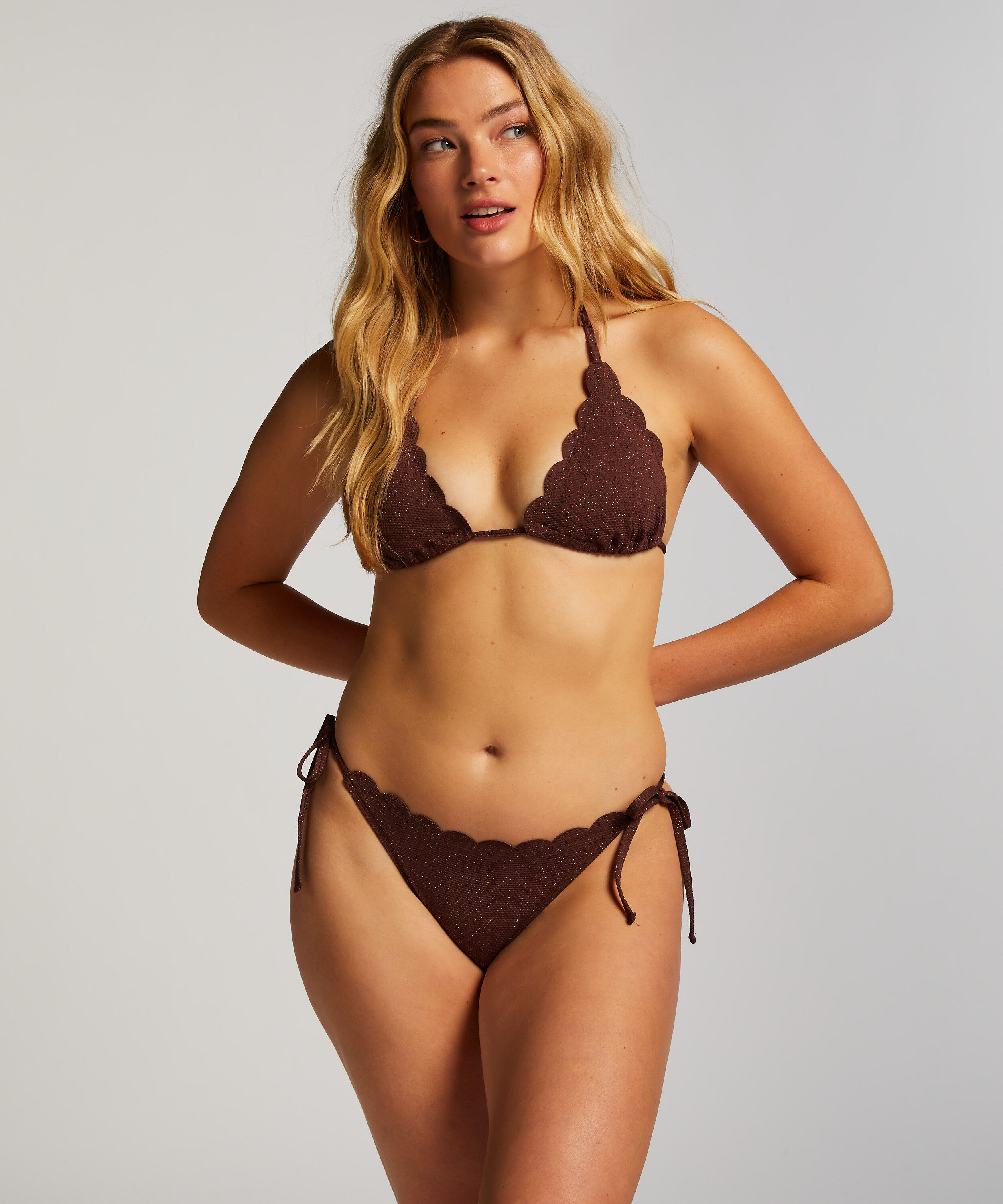 Bikini Slip Cheeky Tanga Scallop Lurex, Braun