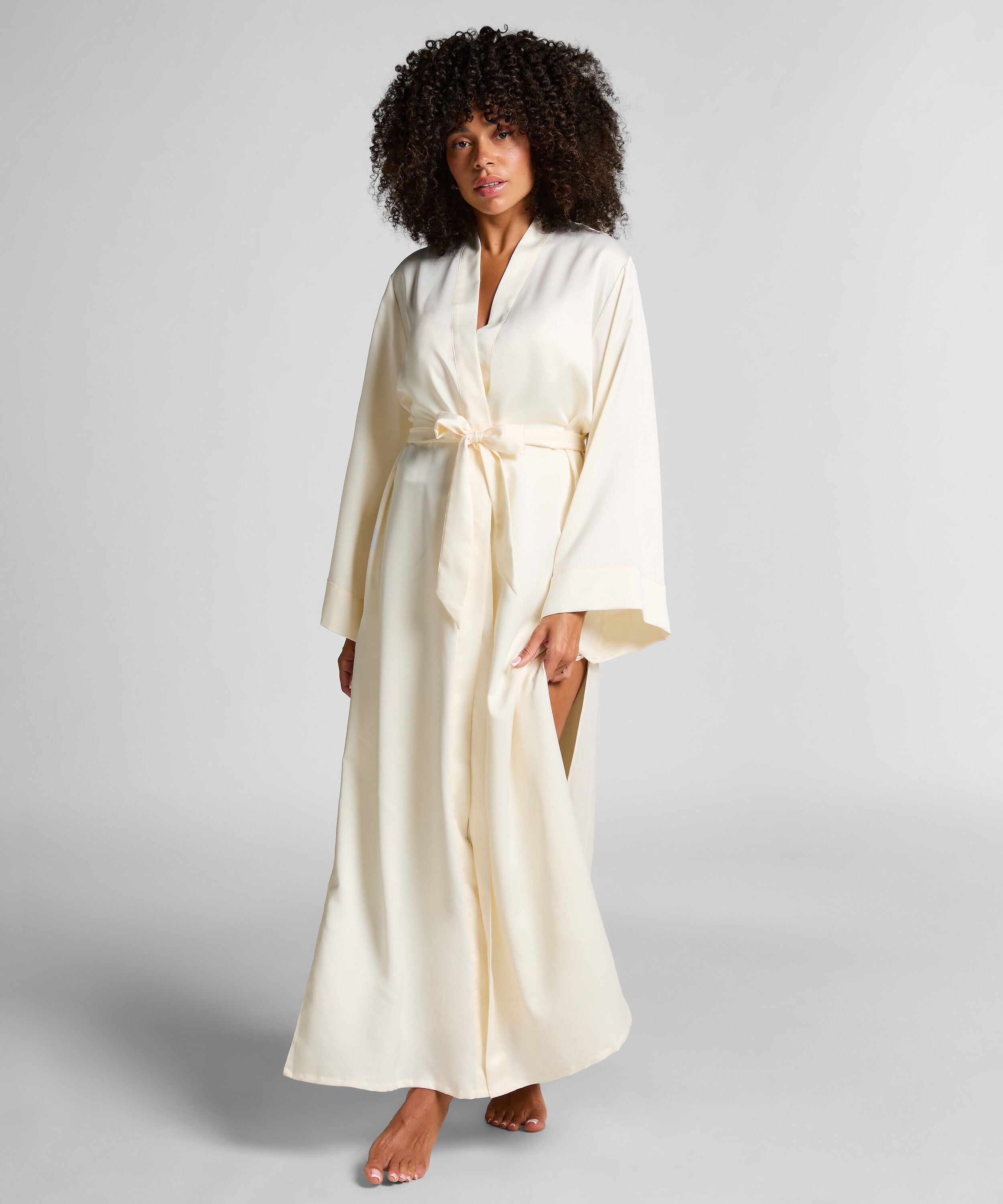 Kimono Lang Satin Floral, Weiß