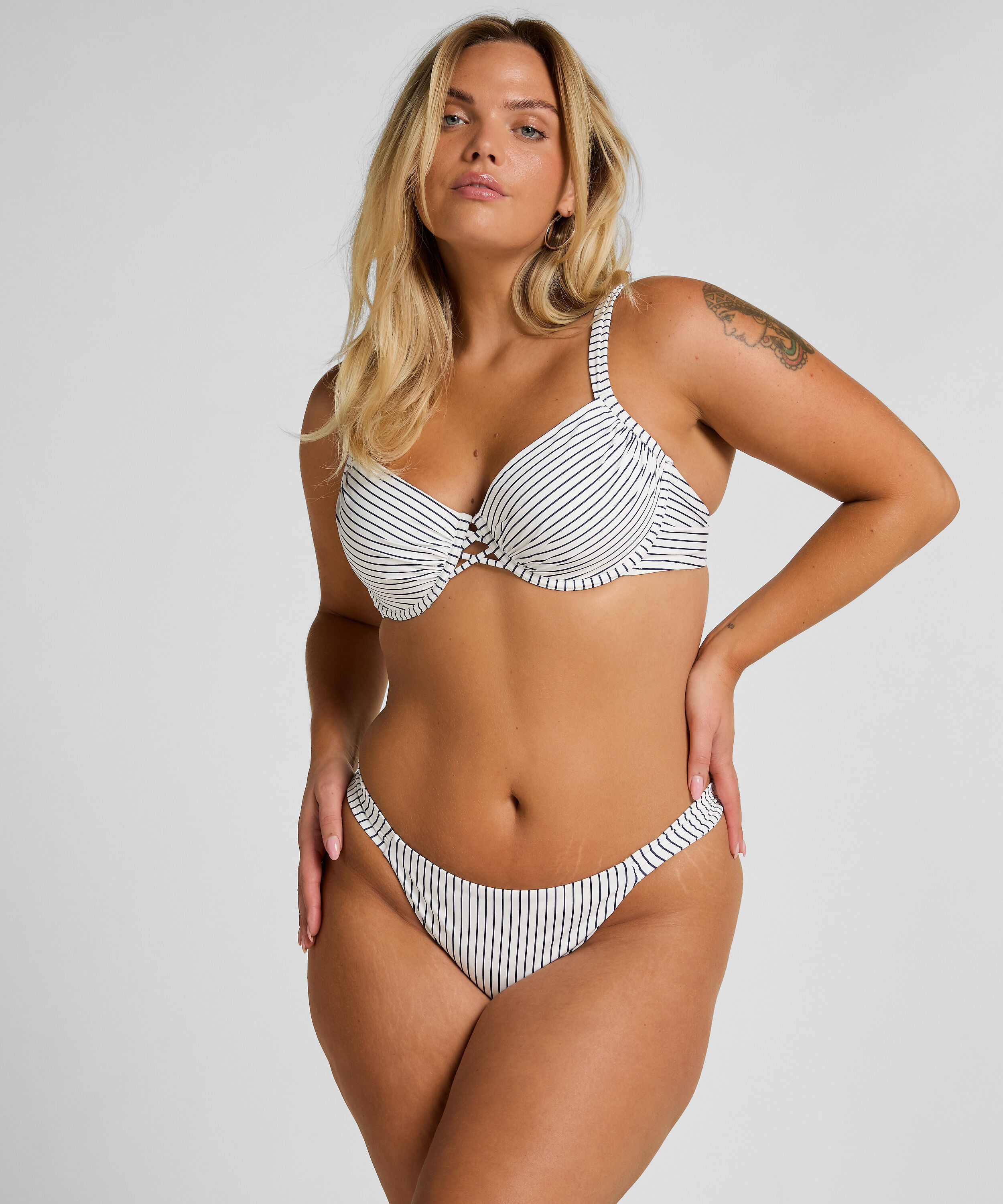Highleg Bikinihose Stripes, Weiß