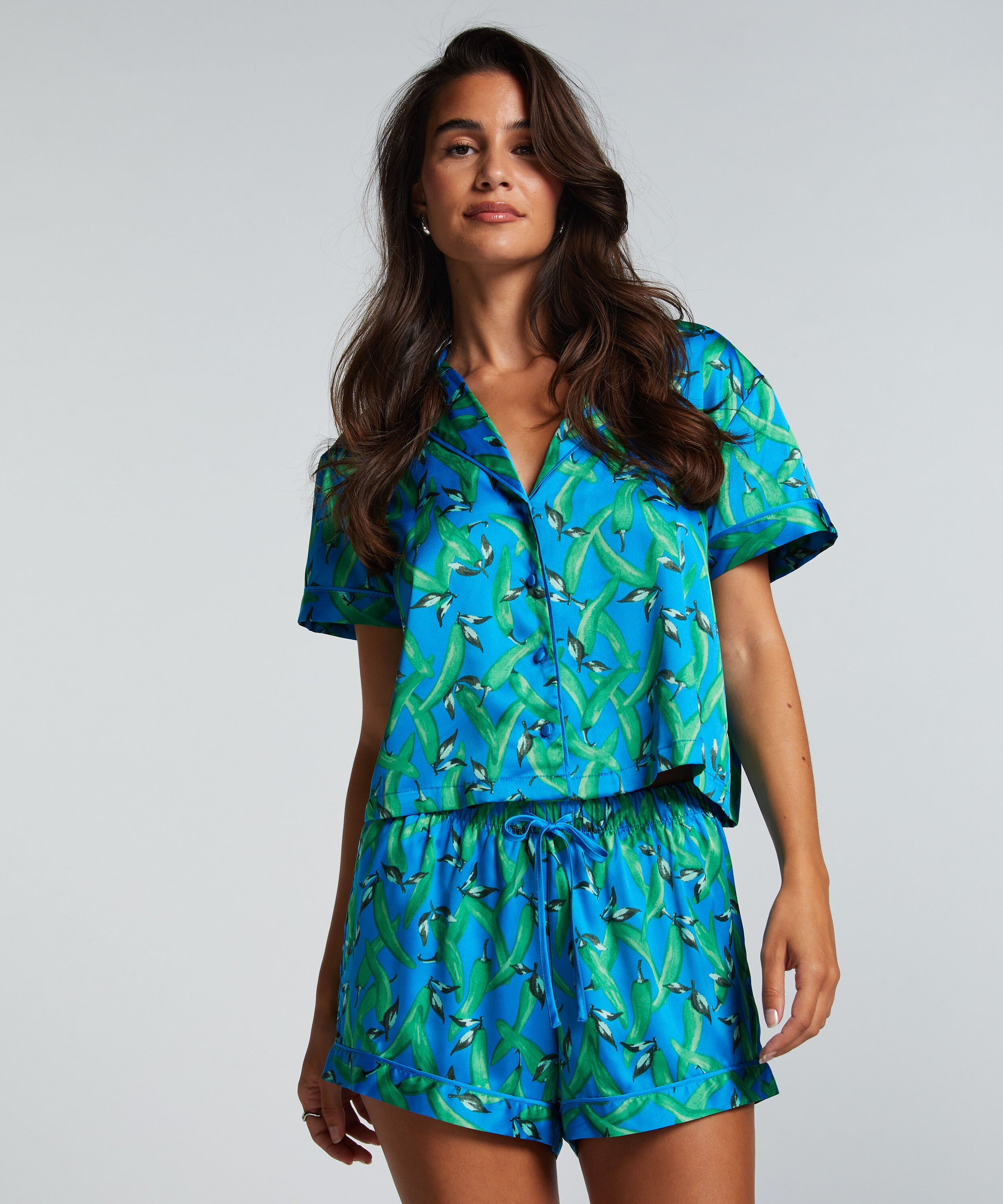 Kurzärmelige Satin-Jacke