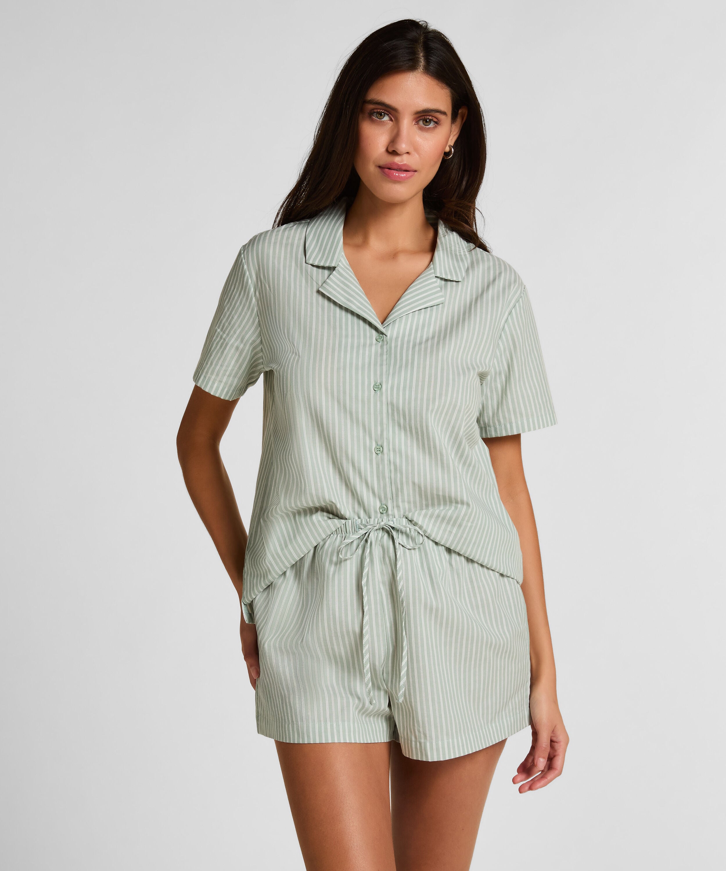 Gewebte Shorts mit Streifen, Grün