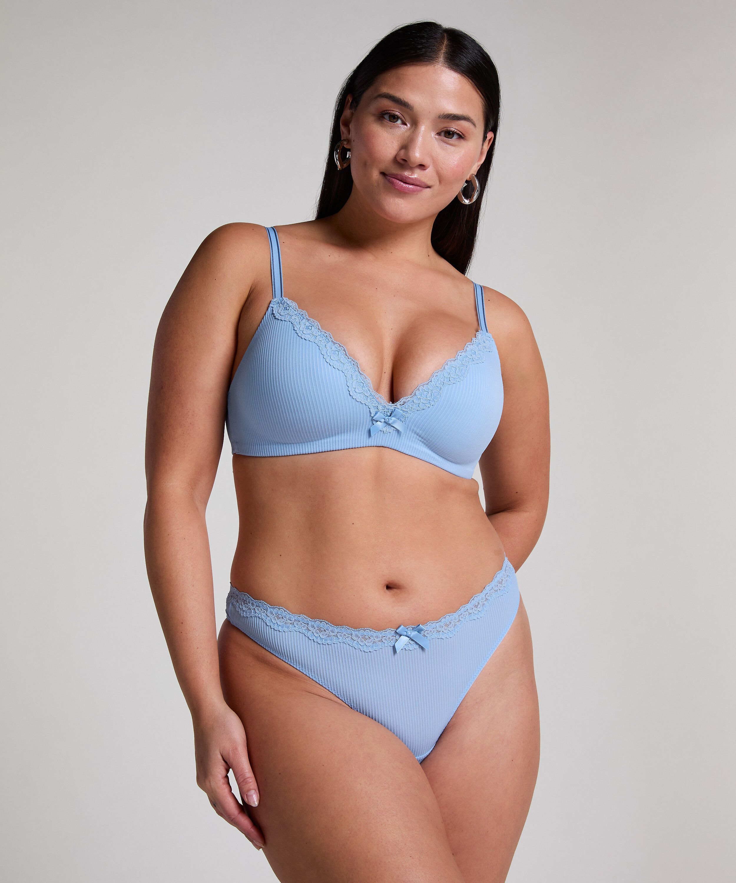 String Lola, Blau String Lola, Blau