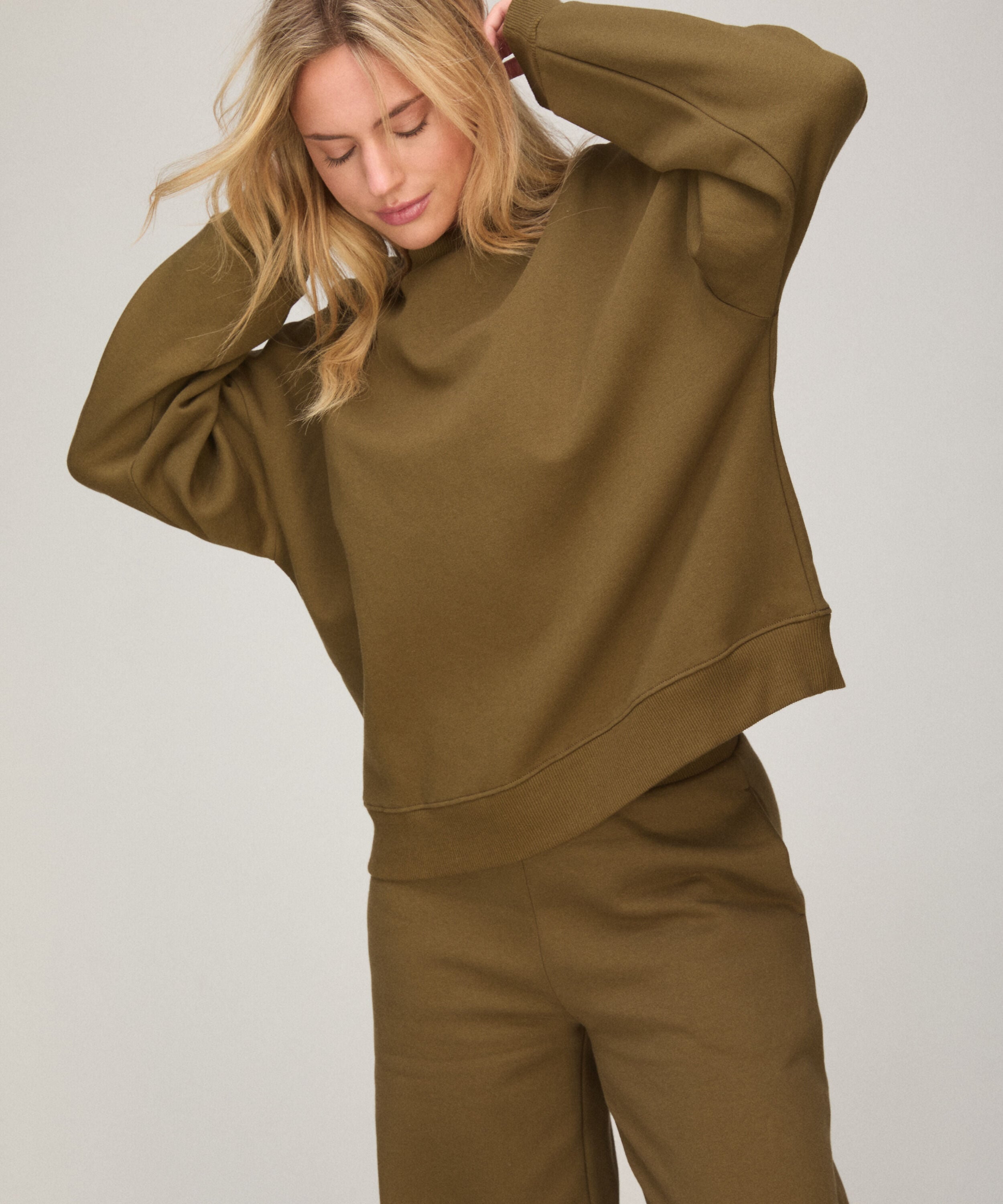 Sweat mit Rundhalsausschnitt aus angerautem Sweatstoff, Grün Sweat mit Rundhalsausschnitt aus angerautem Sweatstoff, Grün